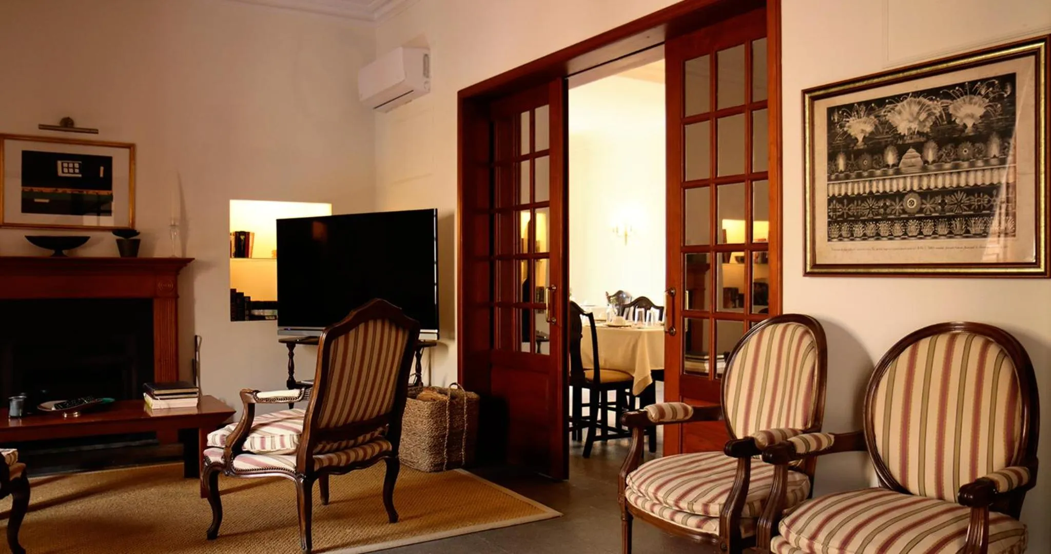 Communal lounge/ TV room in Quinta da Nasce Água