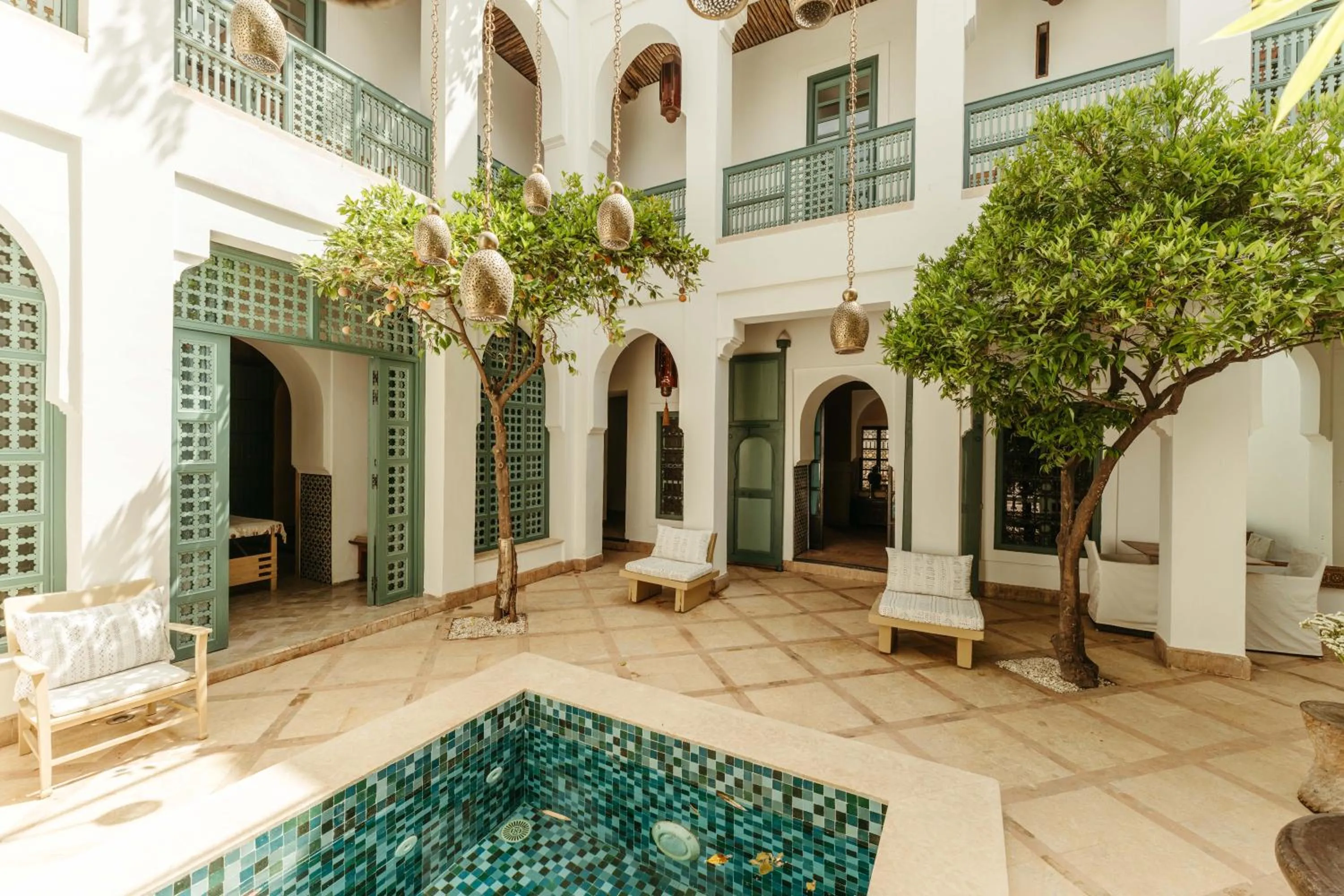 Property building in Ryad Dyor