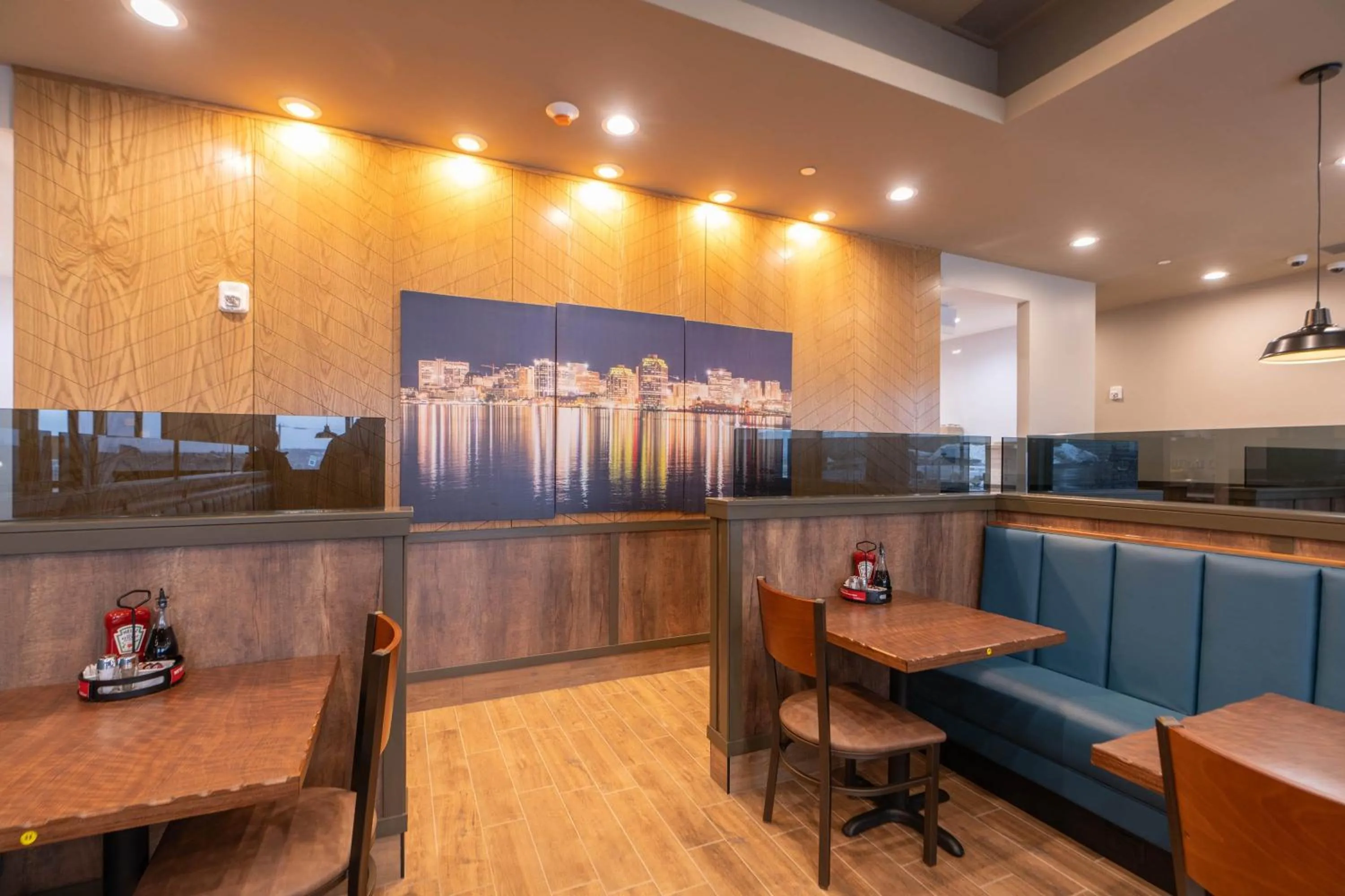 Restaurant/places to eat in Sandman Signature Dartmouth Hotel & Suites