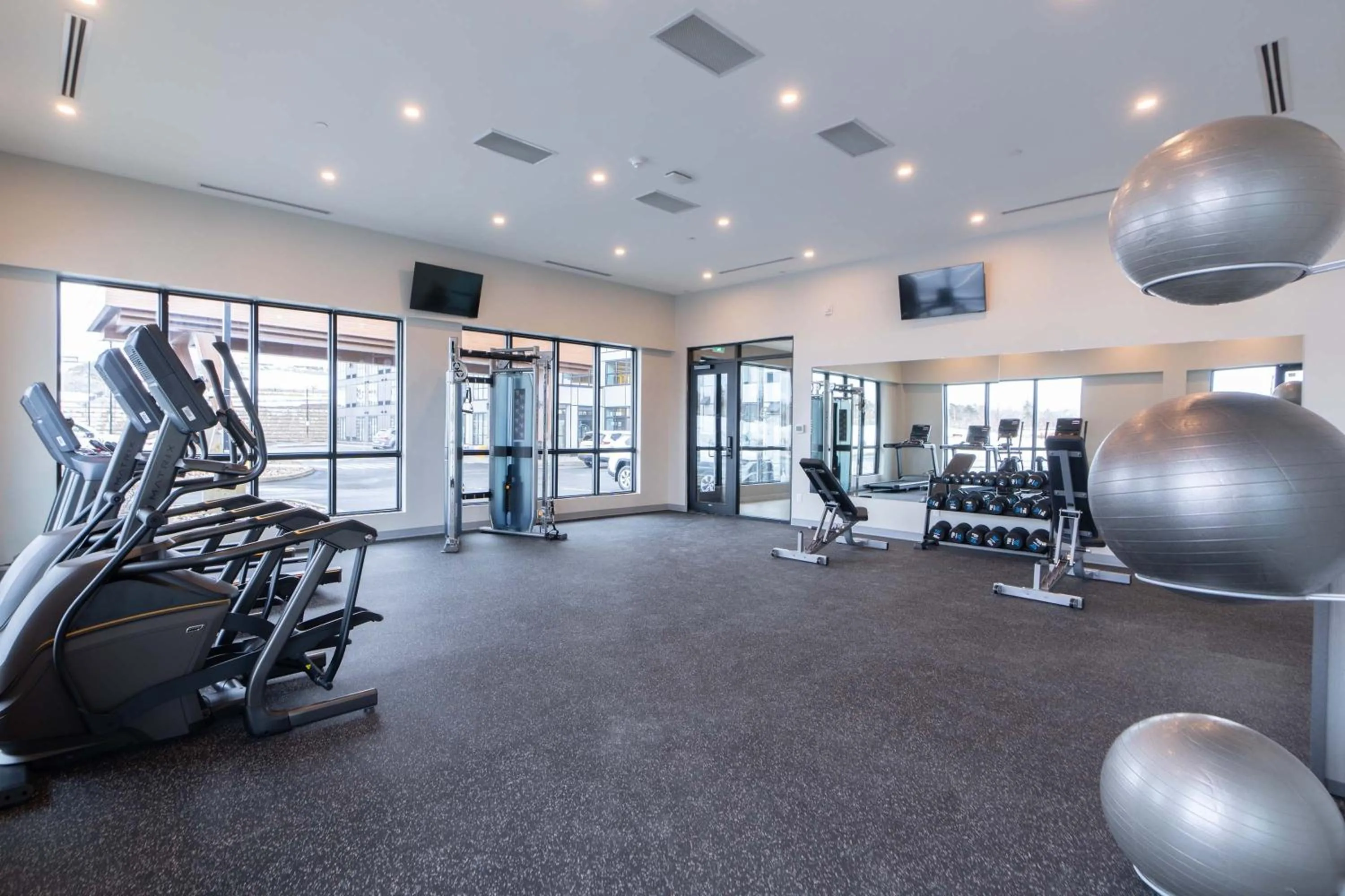 Fitness centre/facilities in Sandman Signature Dartmouth Hotel & Suites