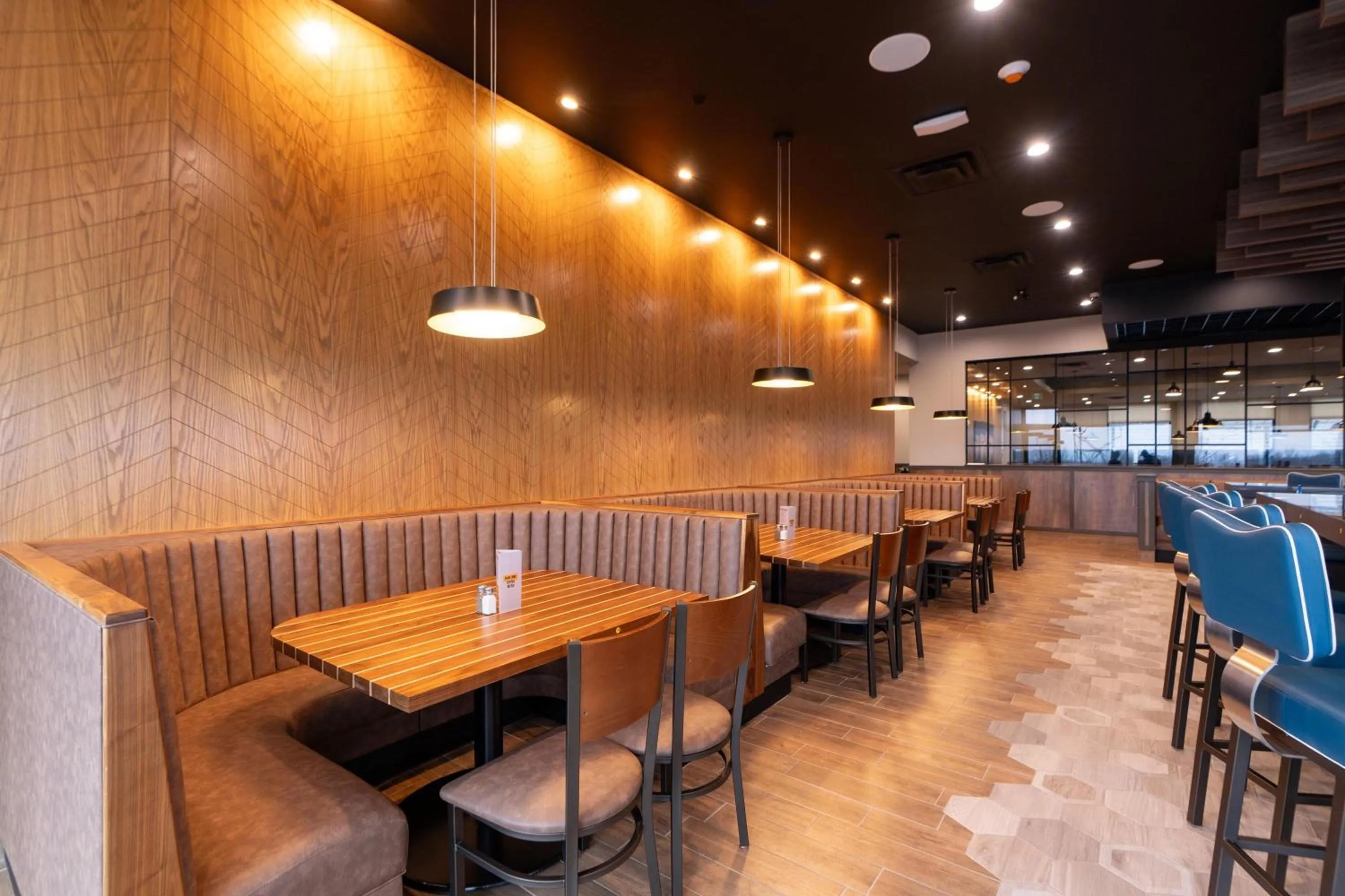 Restaurant/places to eat in Sandman Signature Dartmouth Hotel & Suites