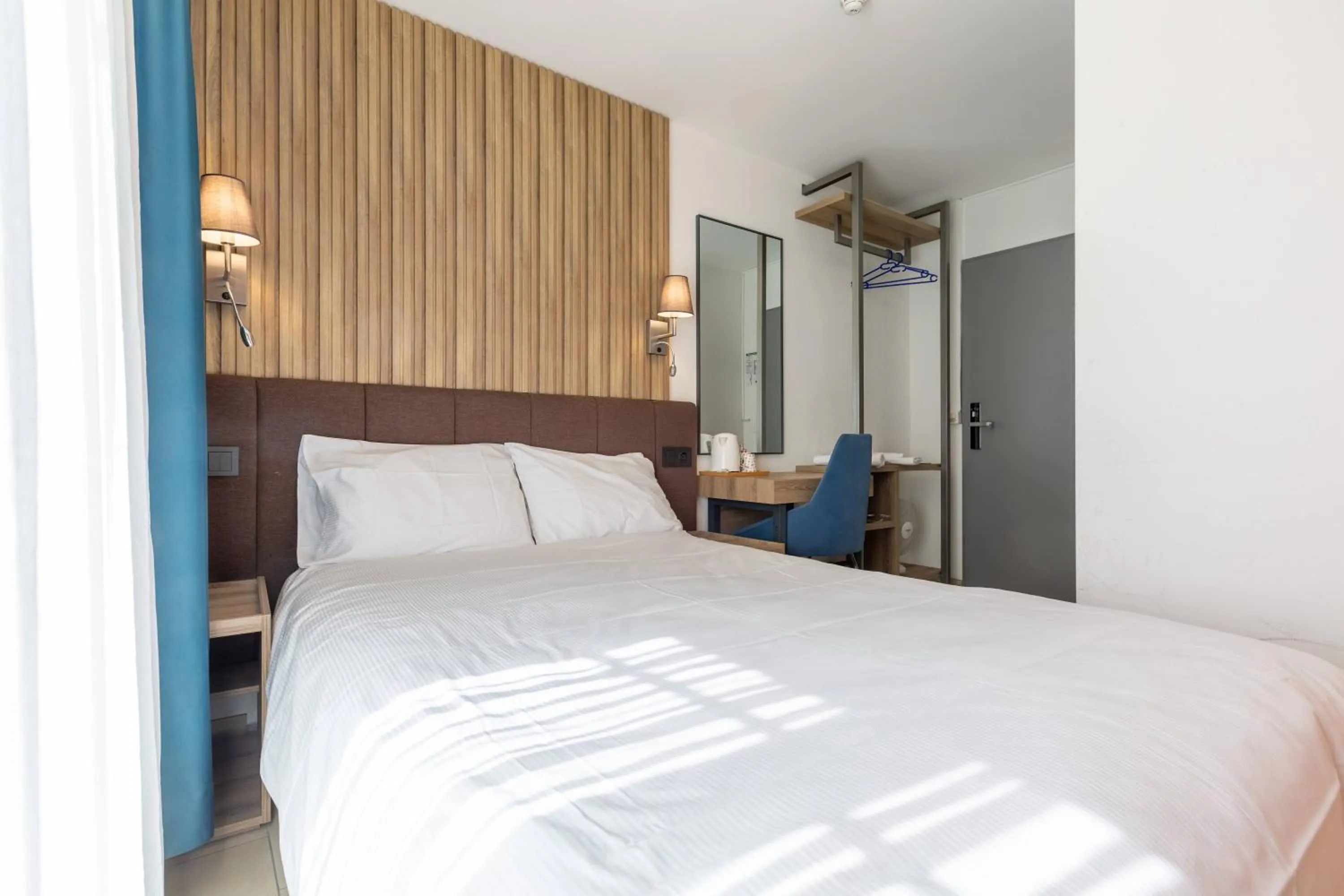 Bed in Nani City Hotel Self Check-In