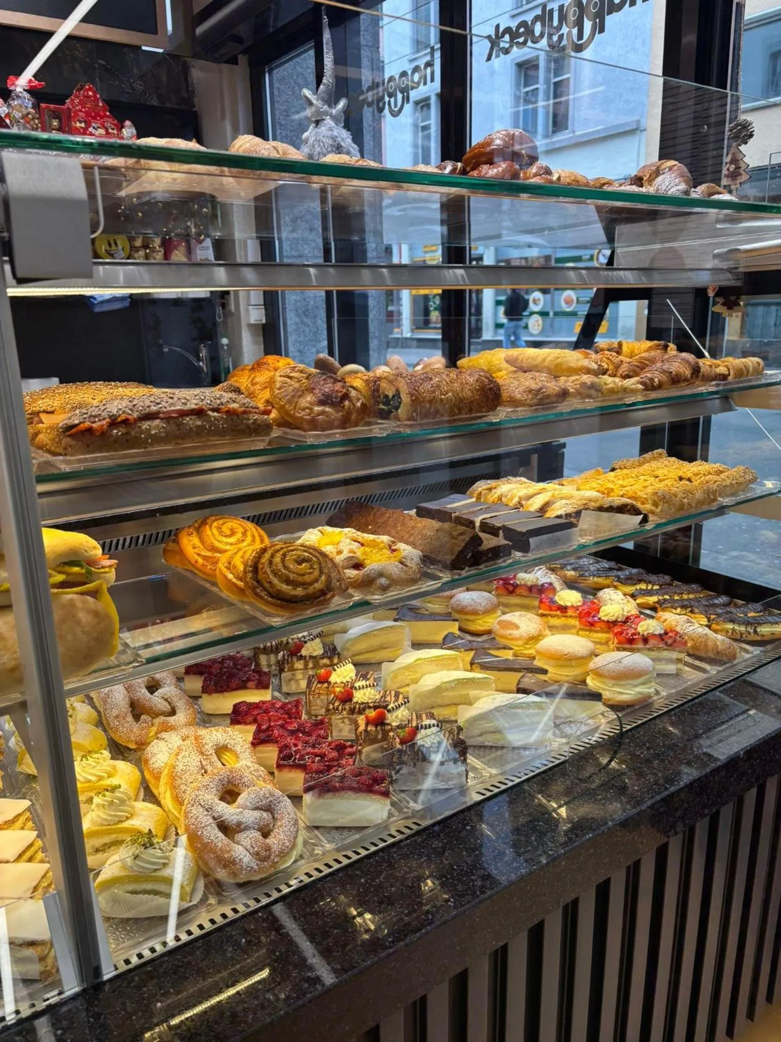 Food and drinks in Nani City Hotel Self Check-In