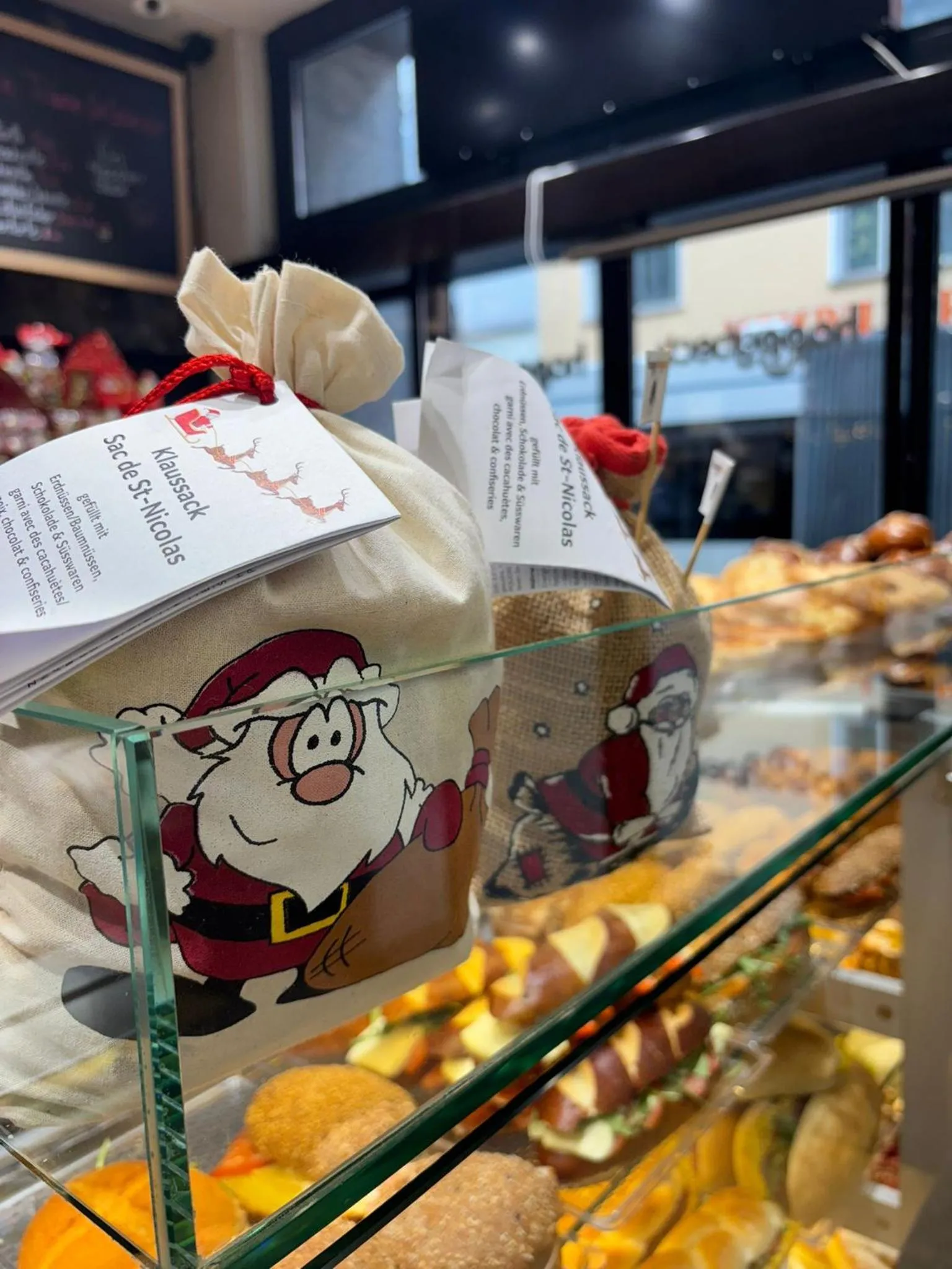 Food and drinks in Nani City Hotel Self Check-In