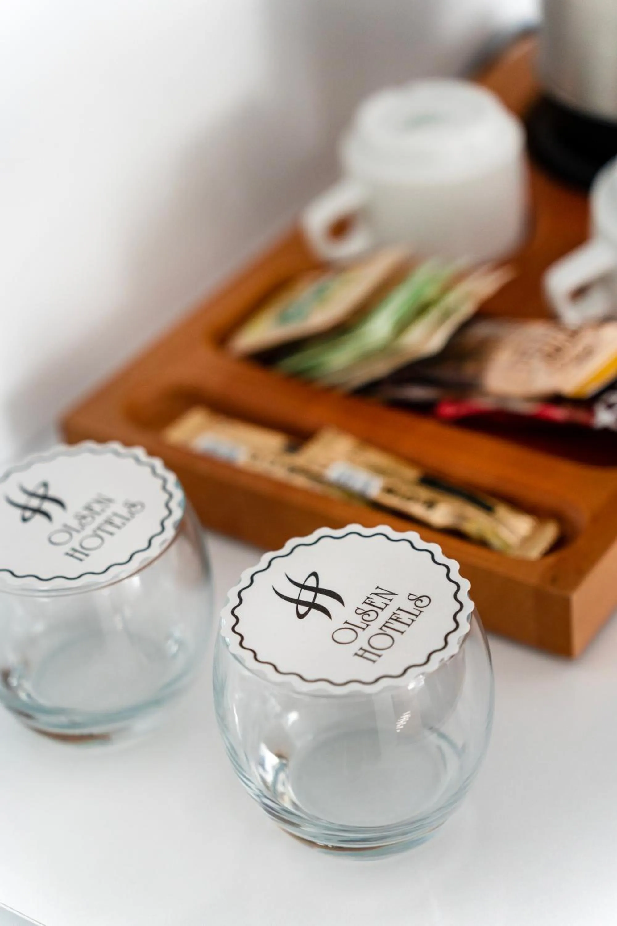 Coffee/tea facilities in OLSEN HOTELS