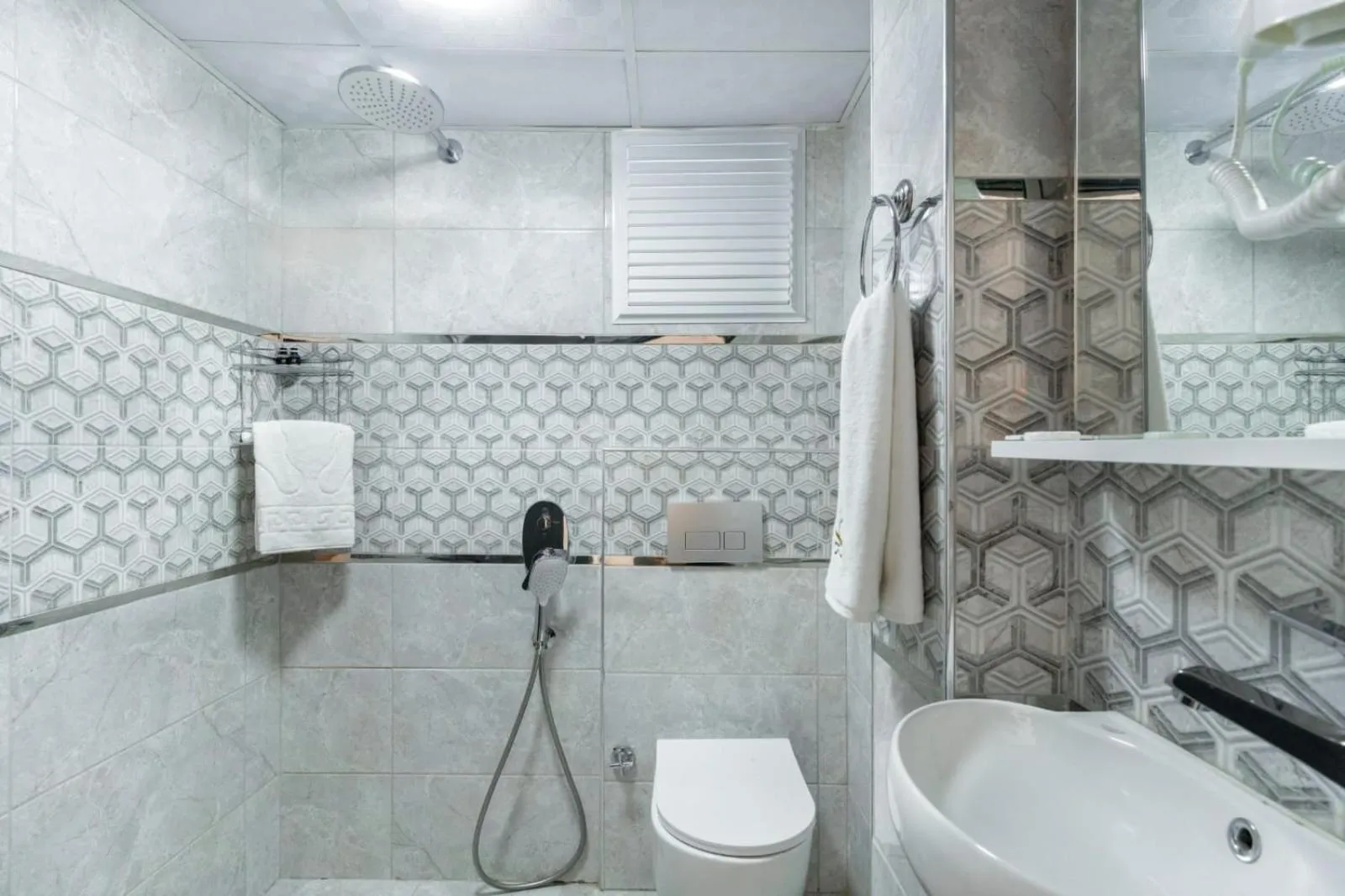 Shower in OLSEN HOTELS