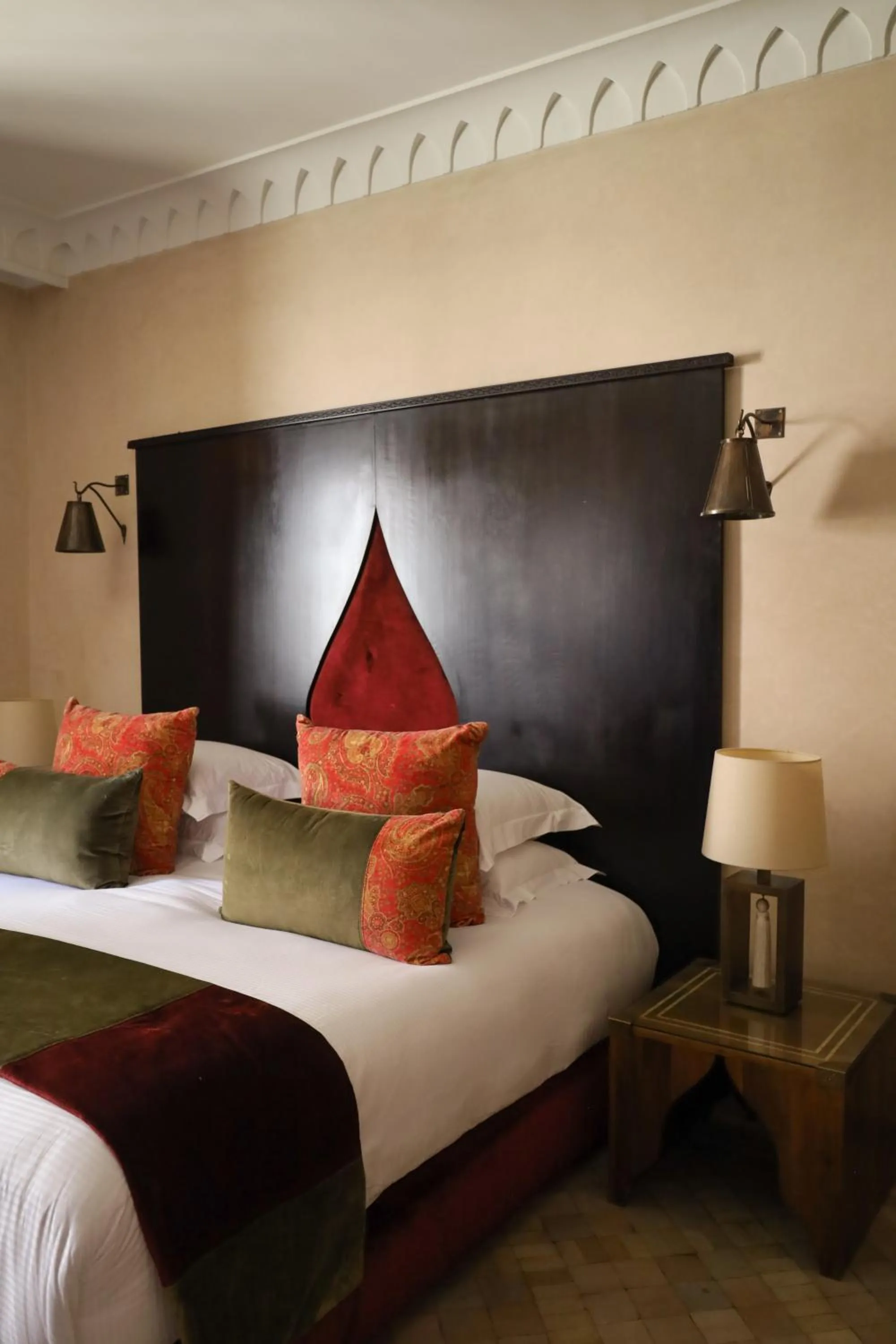 Bed in Riad Fes - Relais & Châteaux