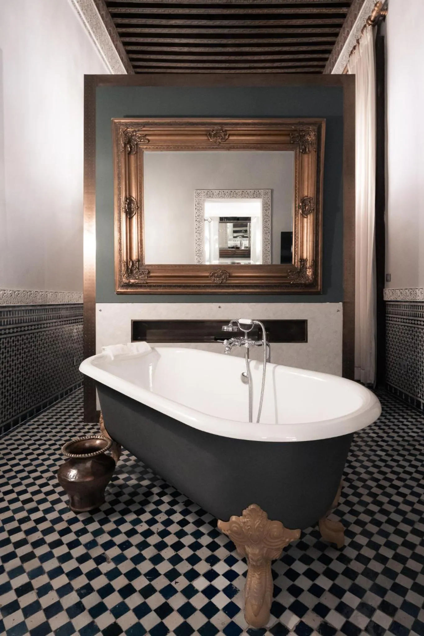 Bathroom in Riad Fes - Relais & Châteaux