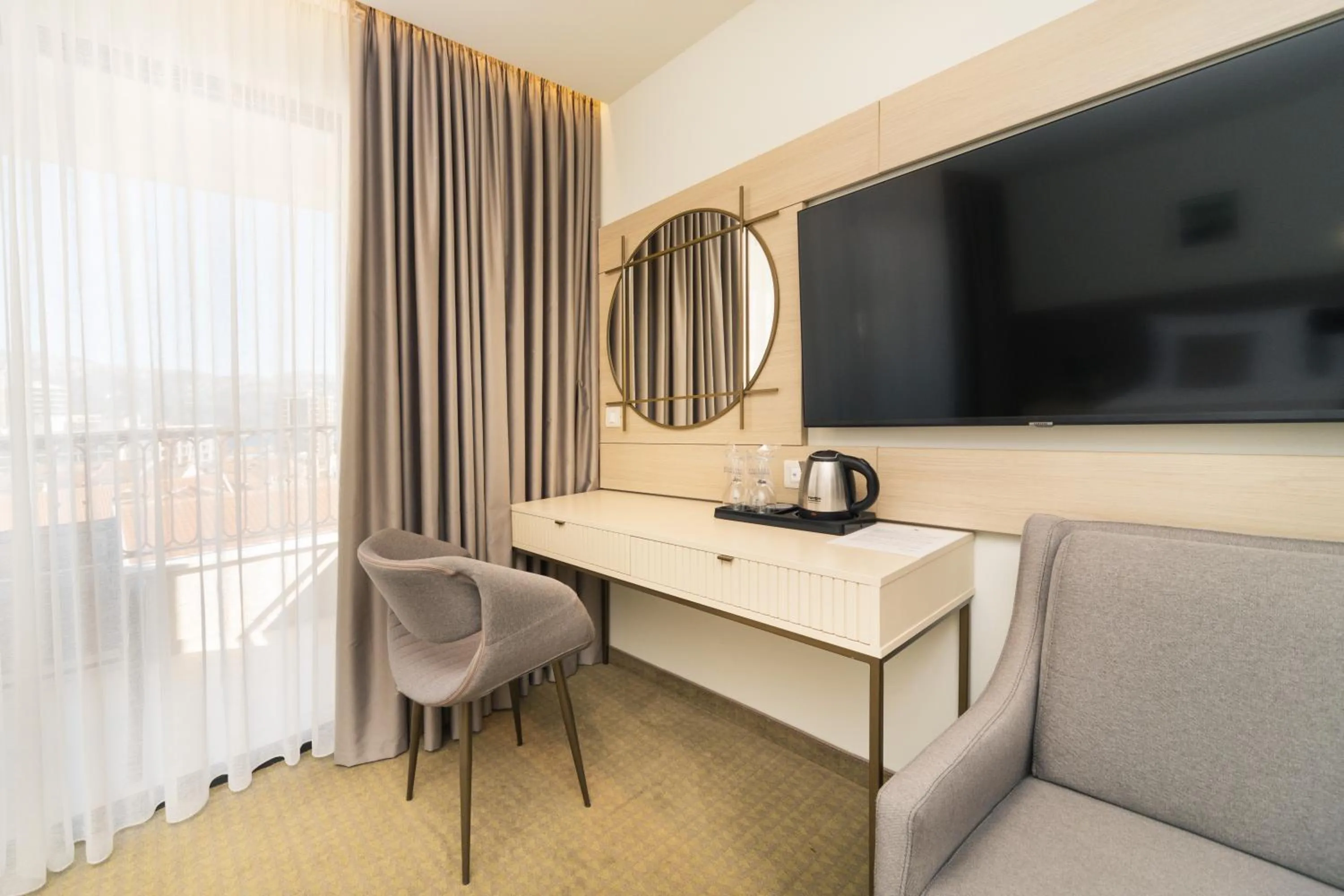 TV and multimedia in Hotel Pima Budva