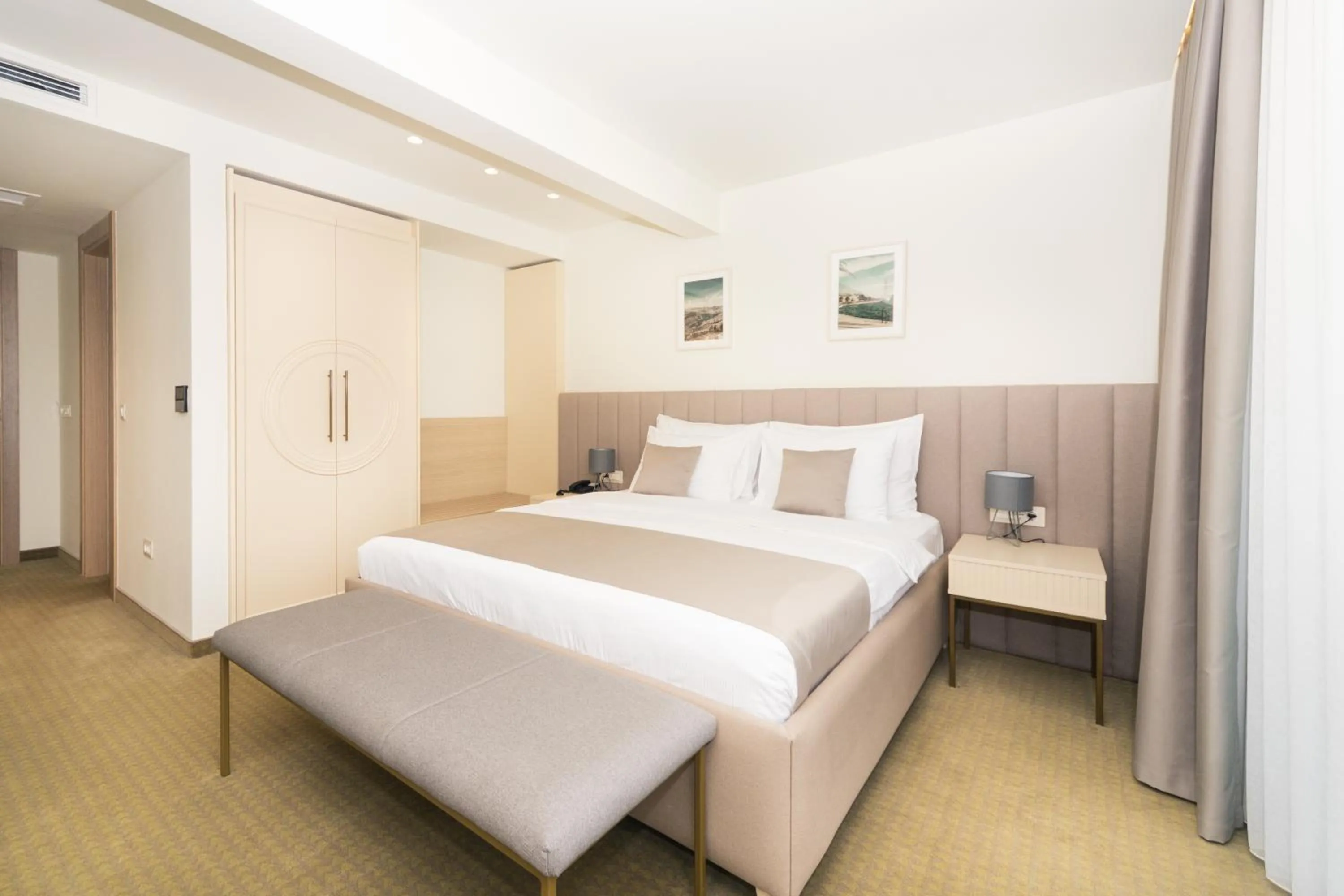 Bed in Hotel Pima Budva