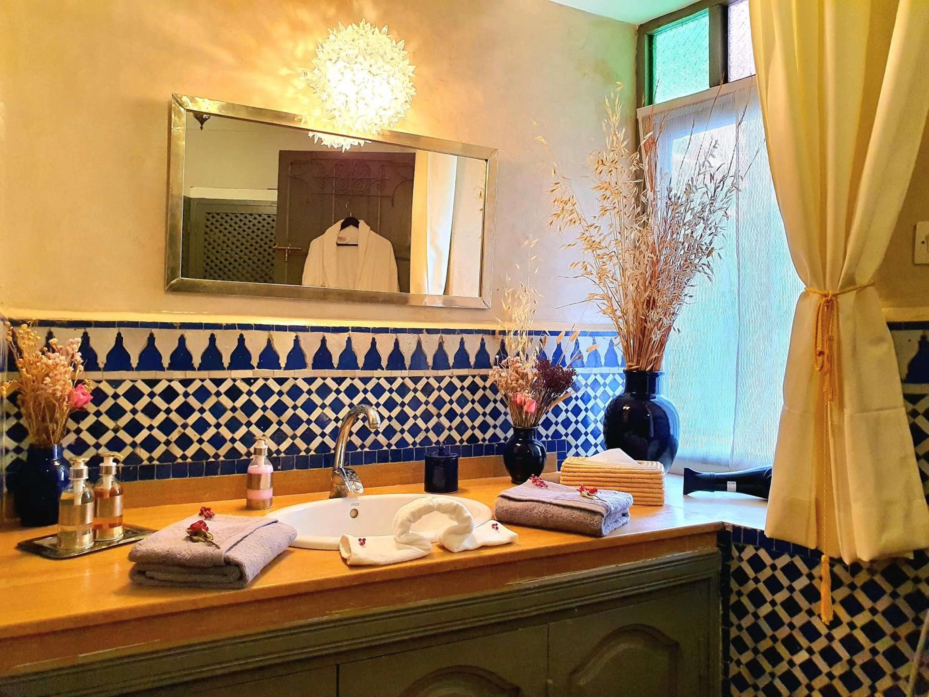 Bathroom in Riad Dar Zouar & Spa