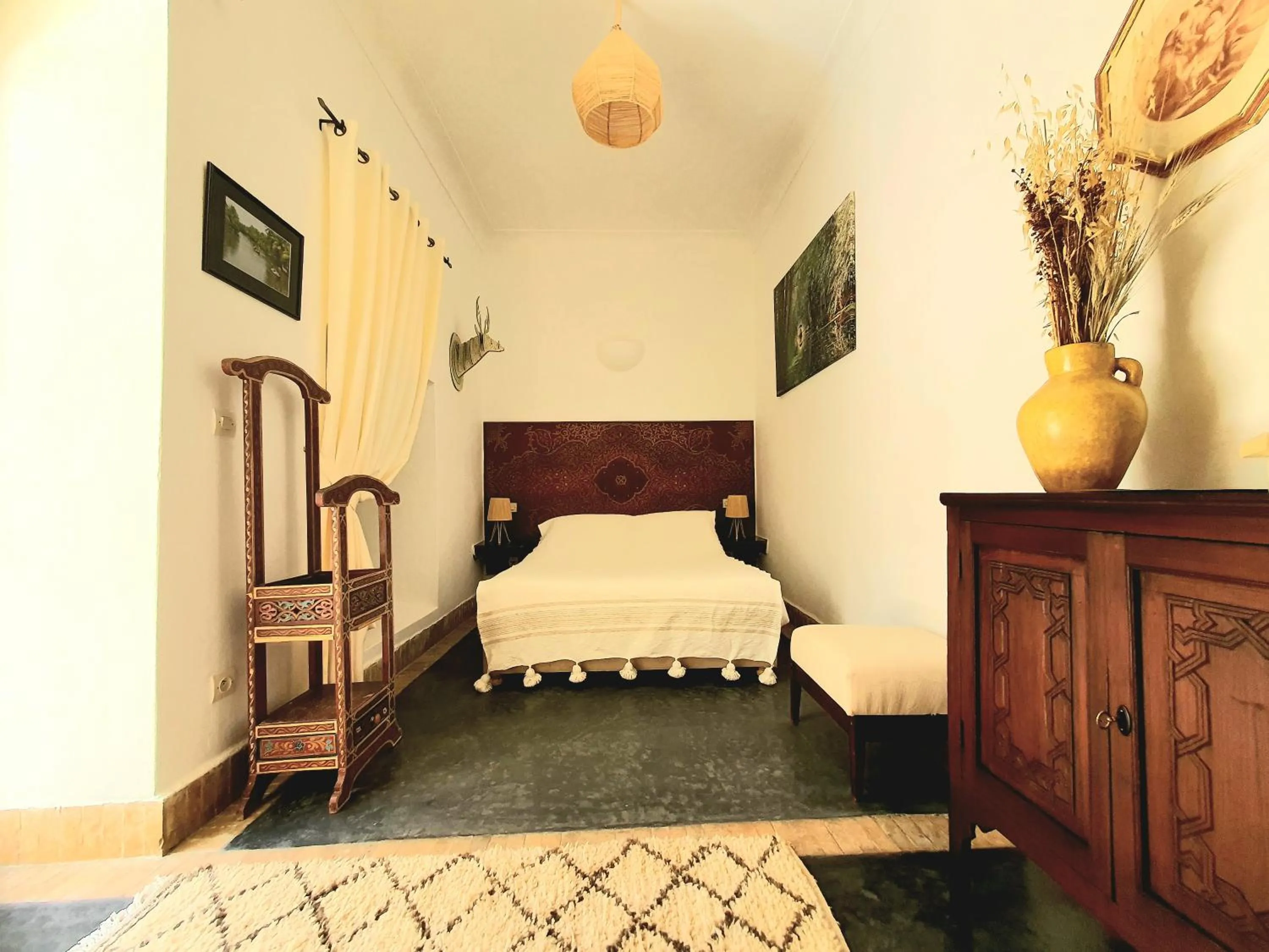 Photo of the whole room, Bed in Riad Dar Zouar & Spa