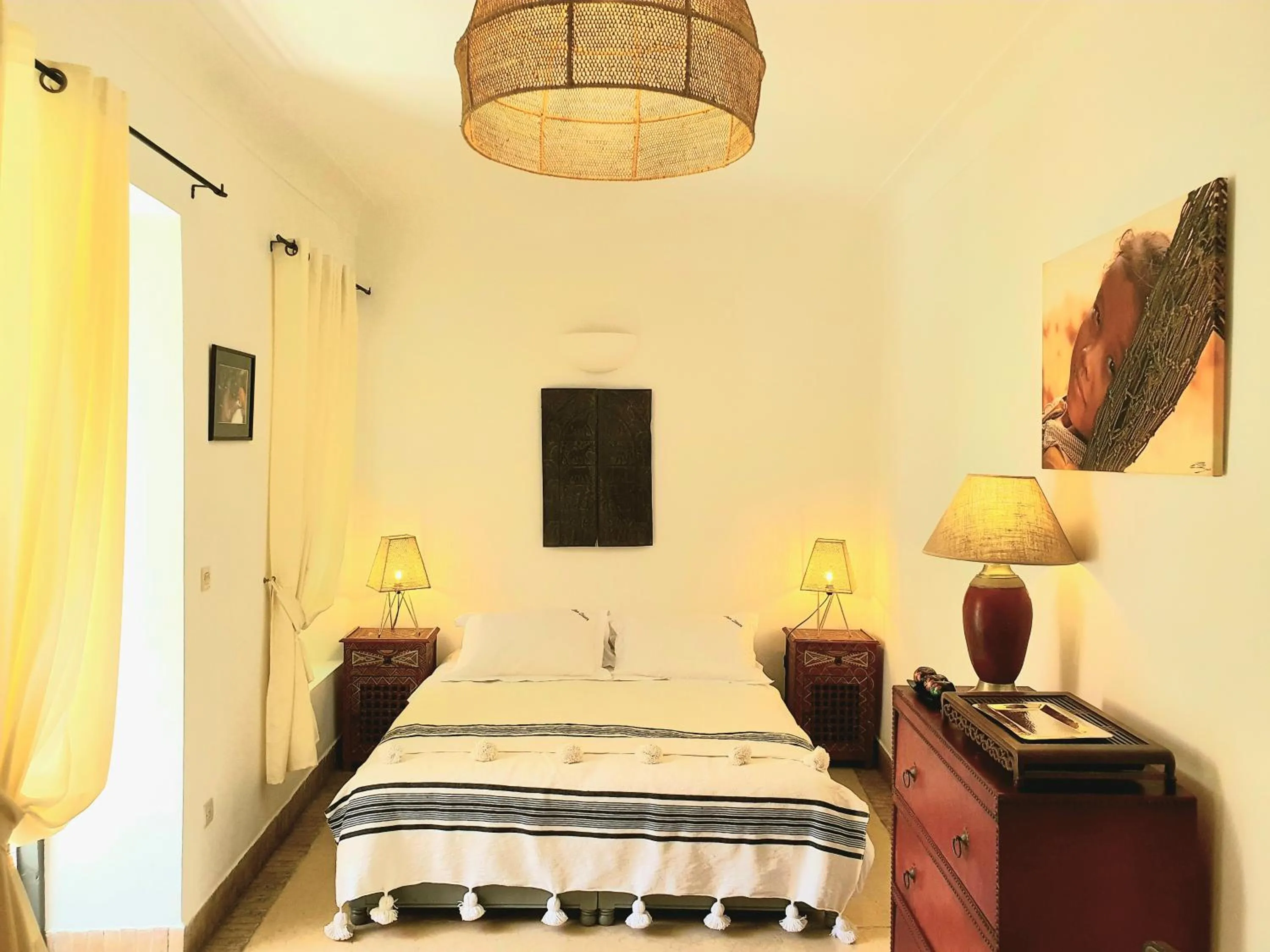 Photo of the whole room, Bed in Riad Dar Zouar & Spa