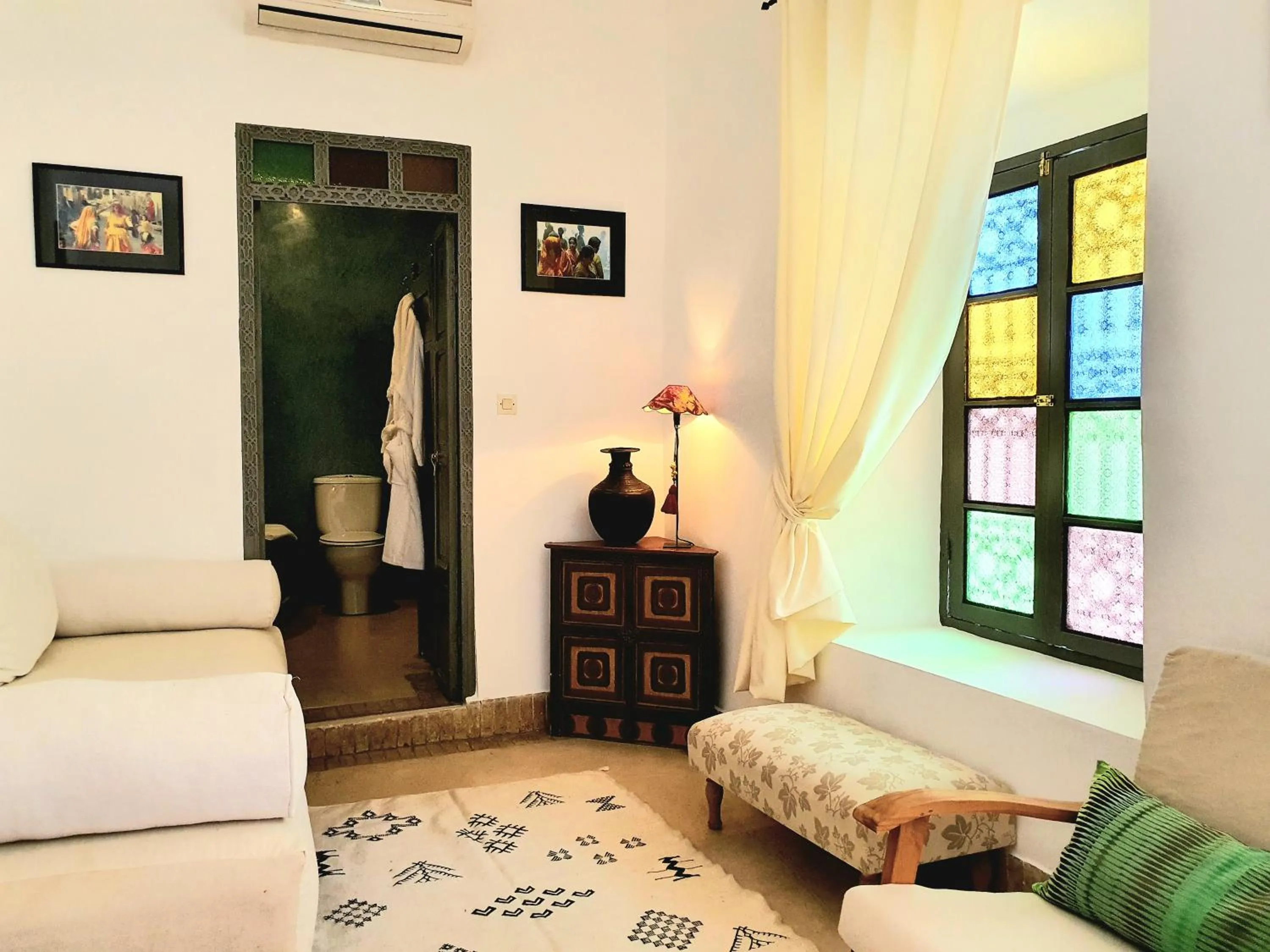 Photo of the whole room, Bed in Riad Dar Zouar & Spa