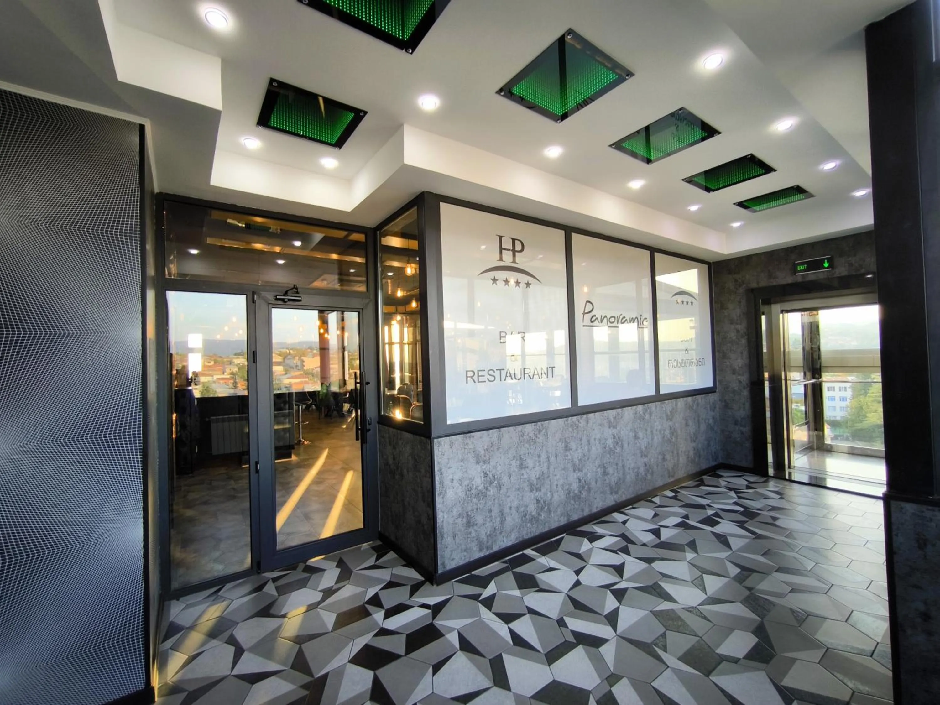 Restaurant/places to eat in Hotel Panoramic