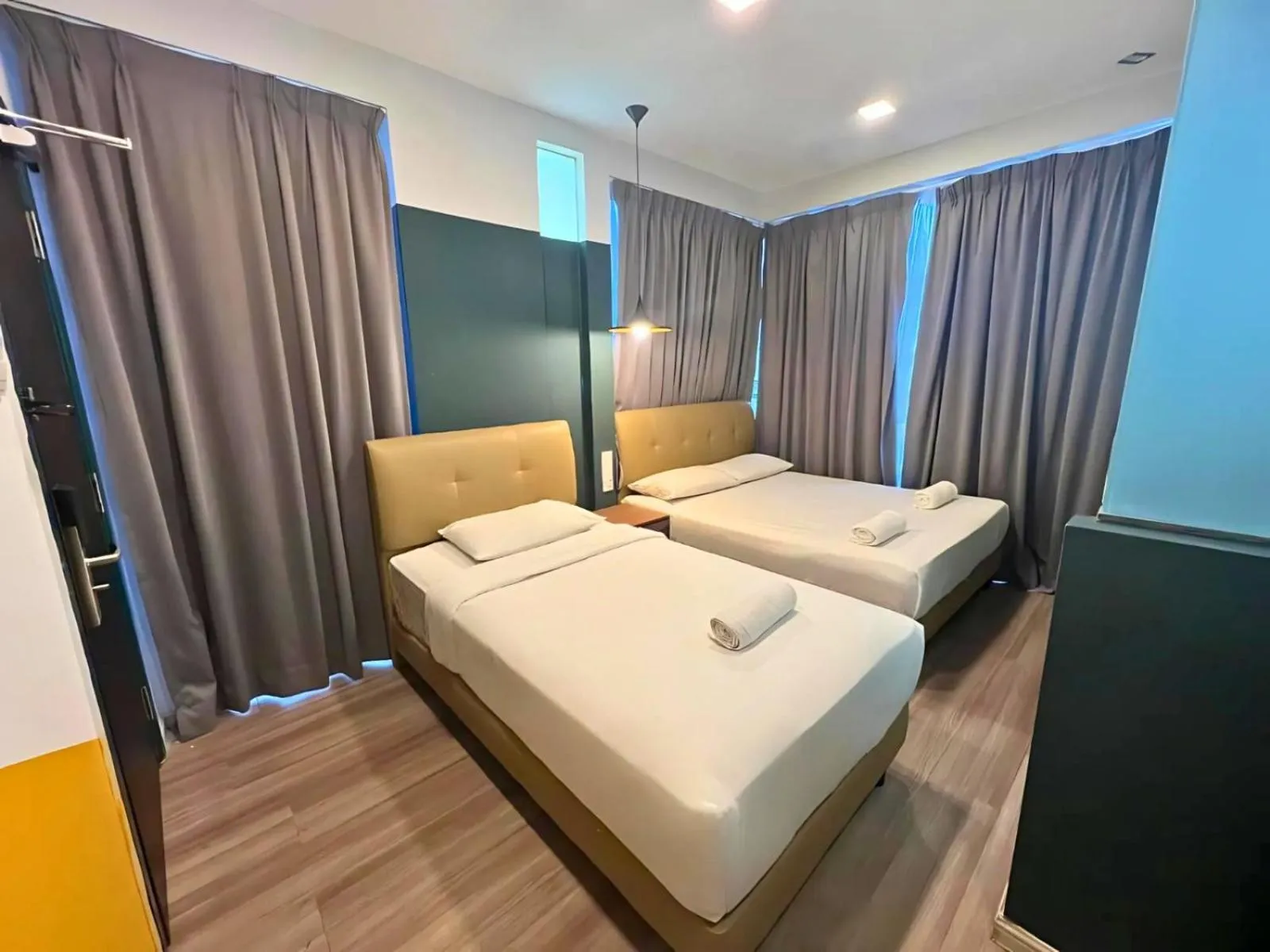 Bedroom, Bed in Smile Hotel Subang Airport