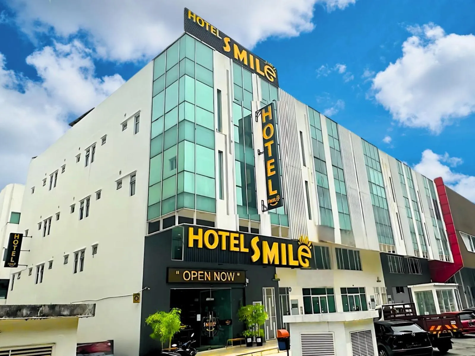 Property building in Smile Hotel Subang Airport