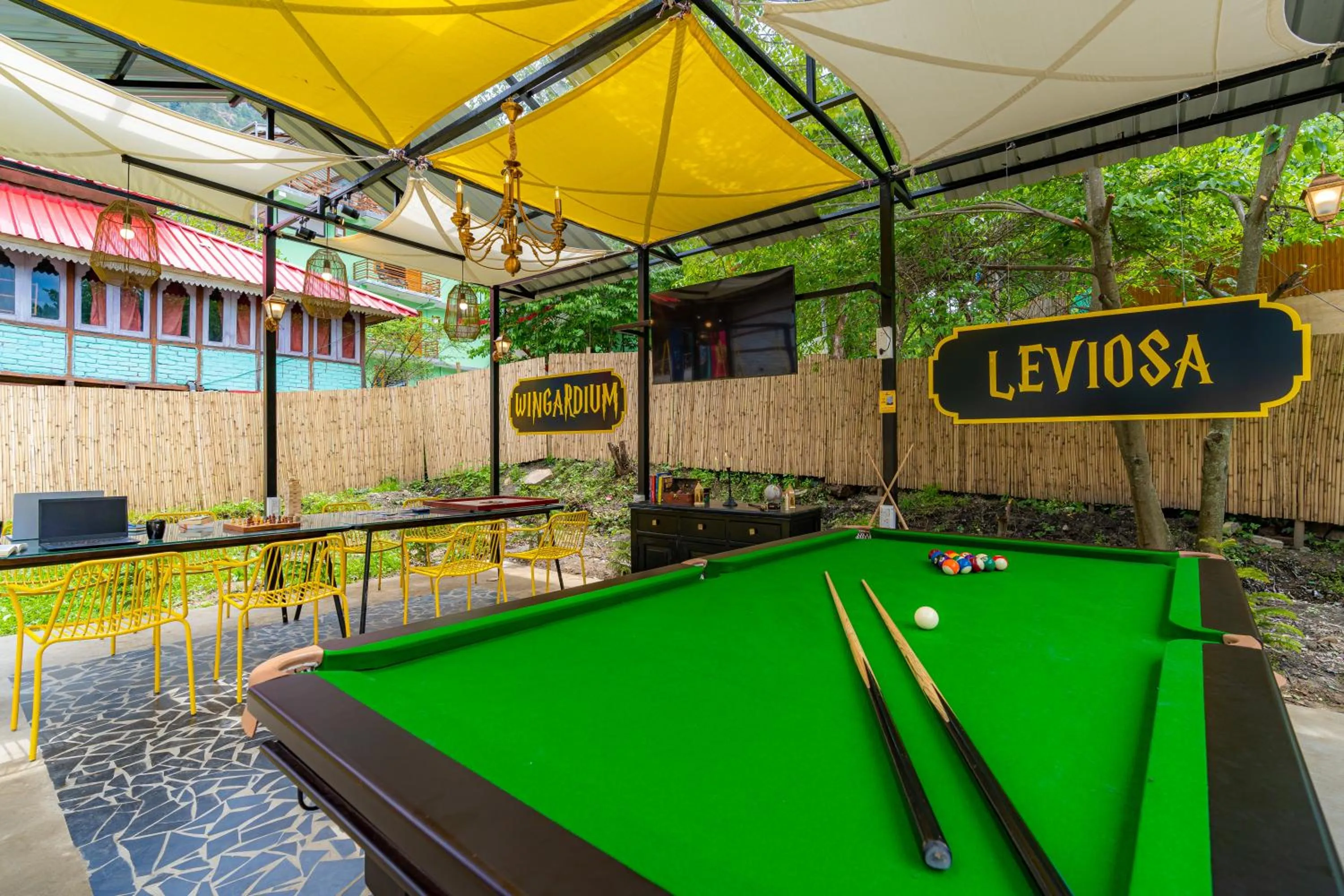 Billiard in Whoopers Boutique Kasol