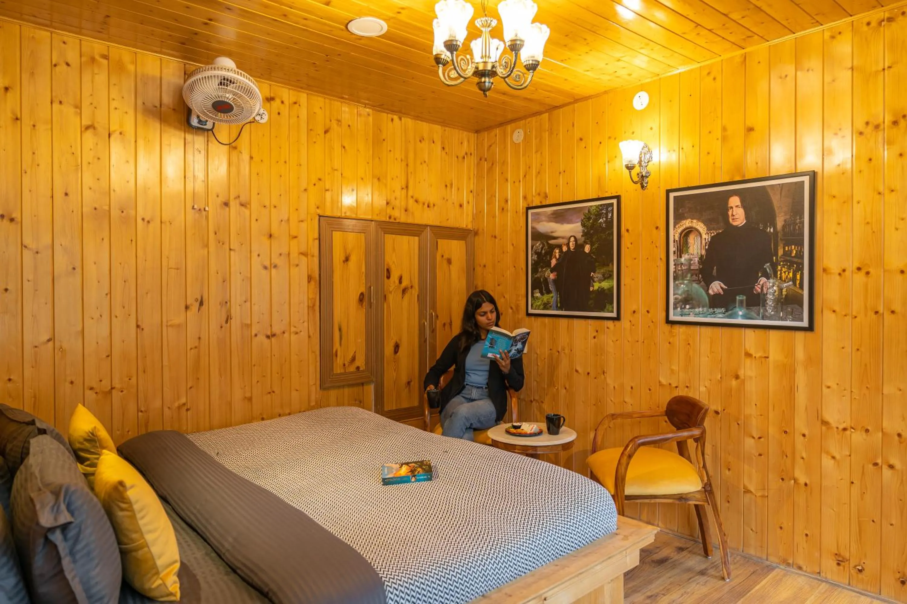 Guests in Whoopers Boutique Kasol