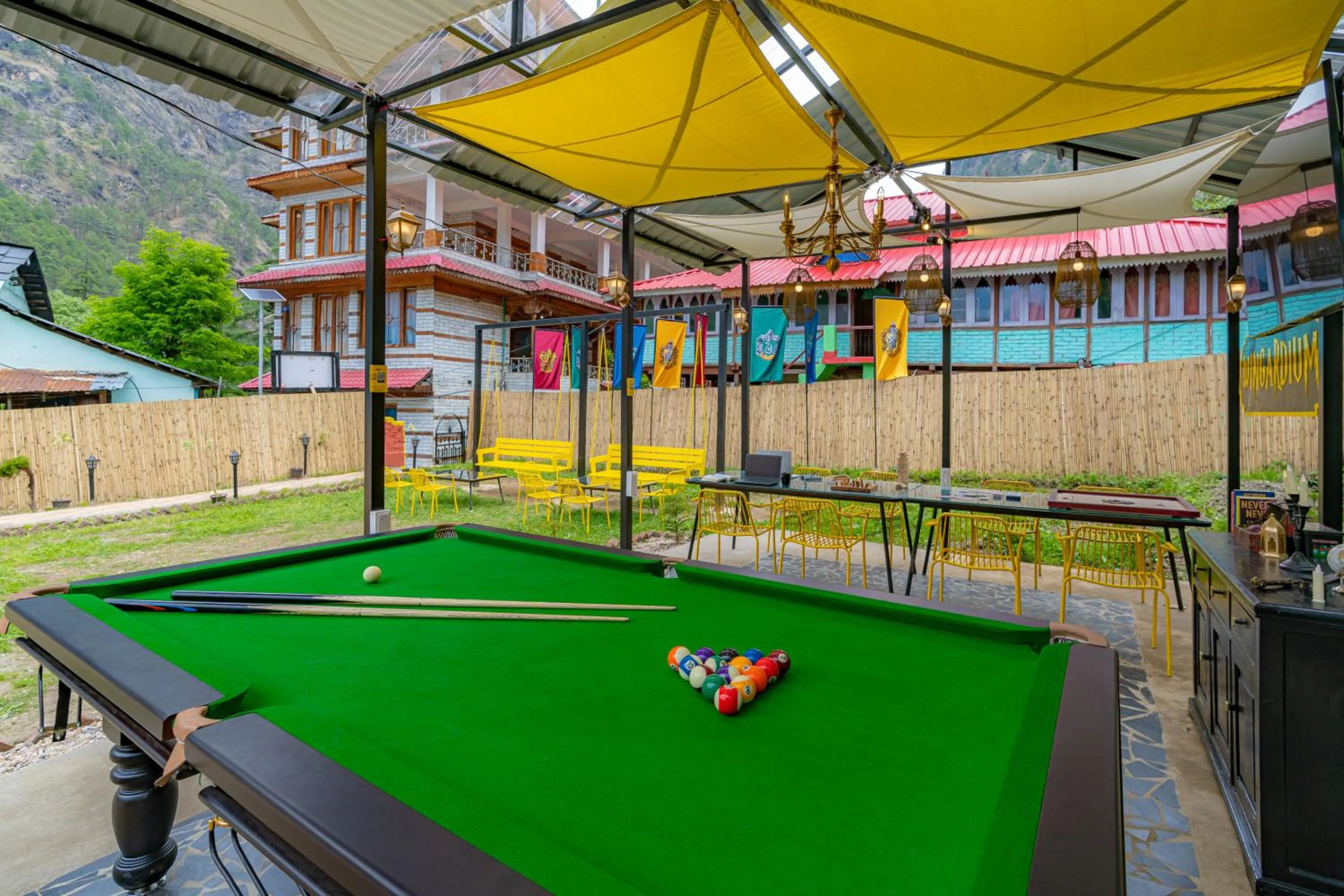 Billiard in Whoopers Boutique Kasol