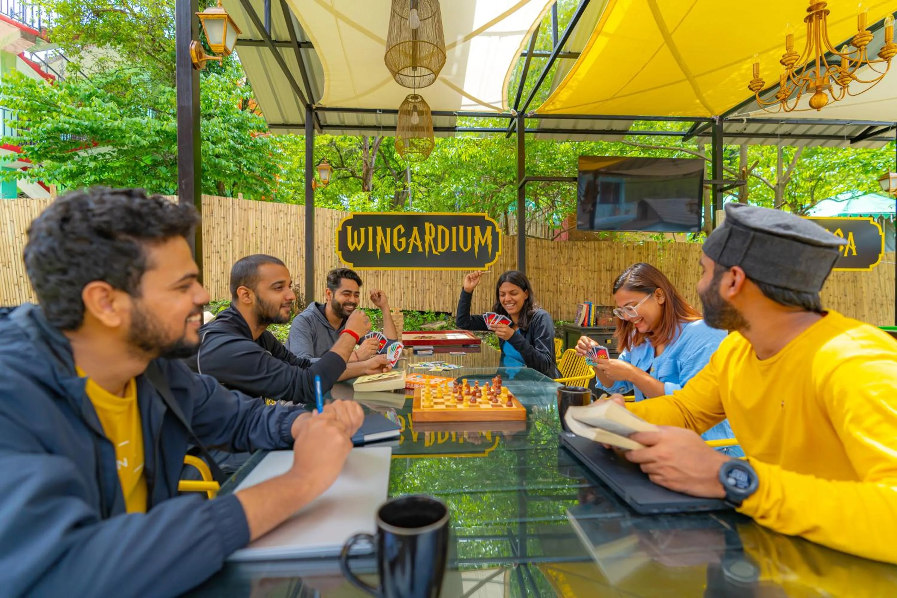Restaurant/places to eat in Whoopers Boutique Kasol