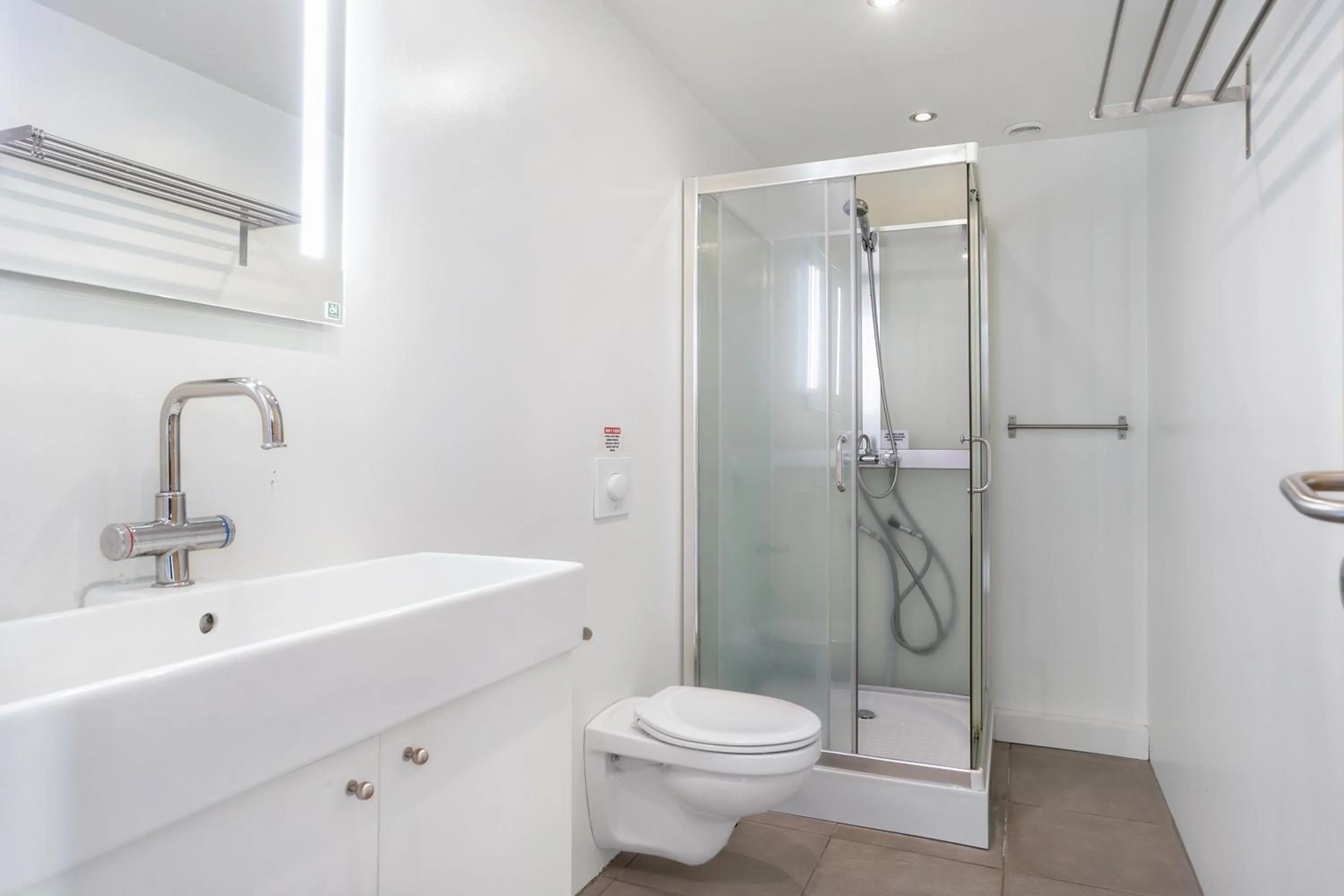 Shower in Stay Apartments Einholt