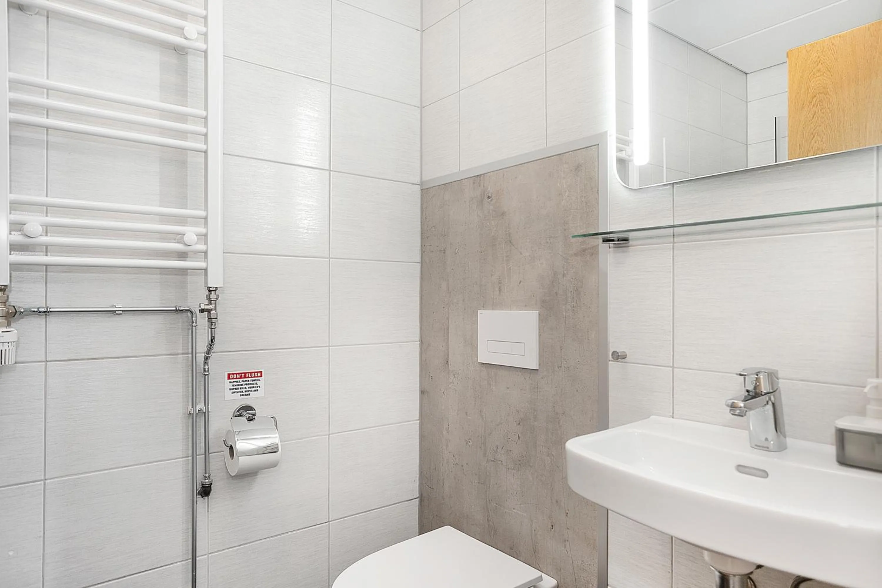 Toilet in Stay Apartments Einholt