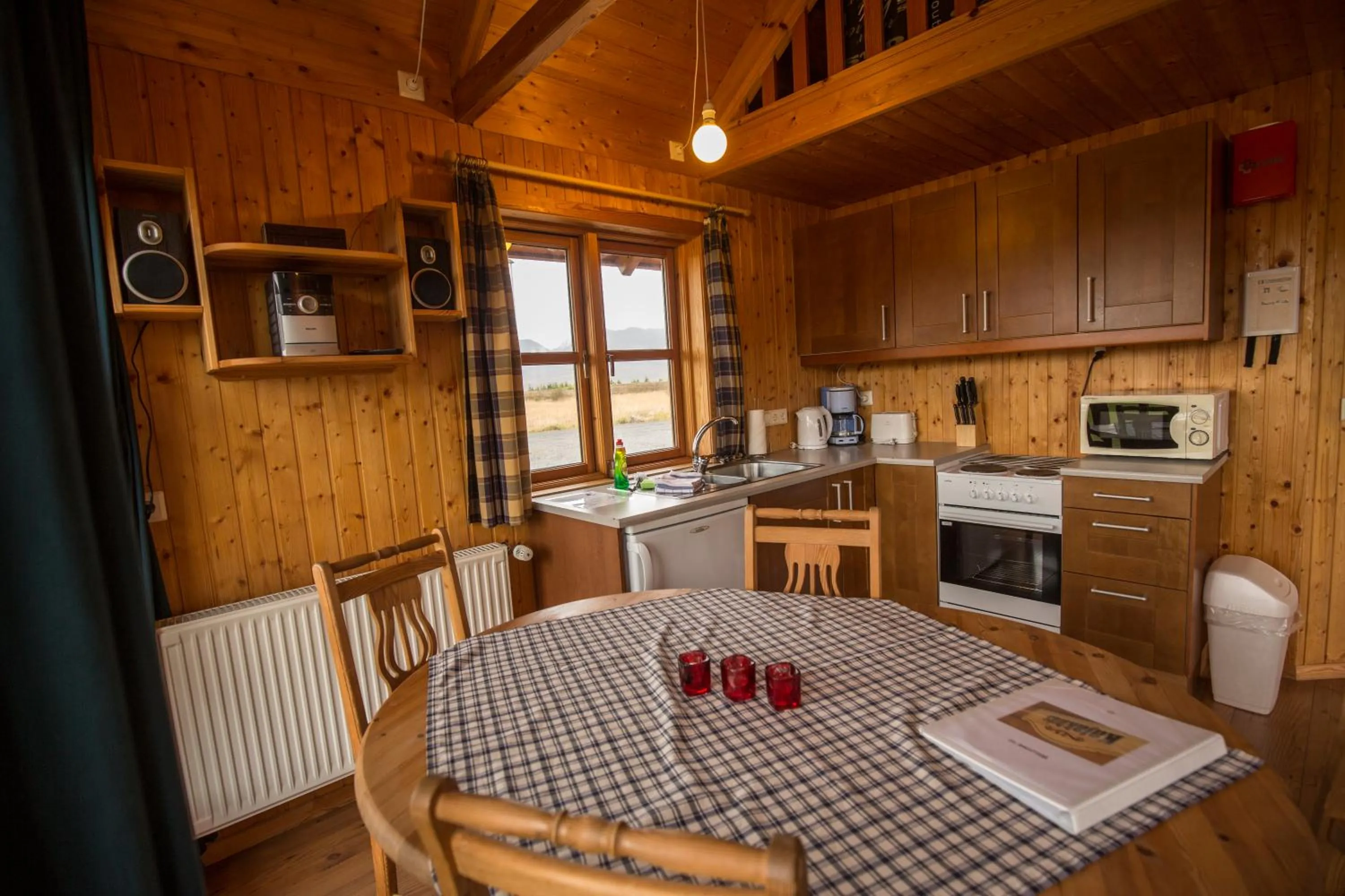 Kitchen or kitchenette in Hestasport Cottages