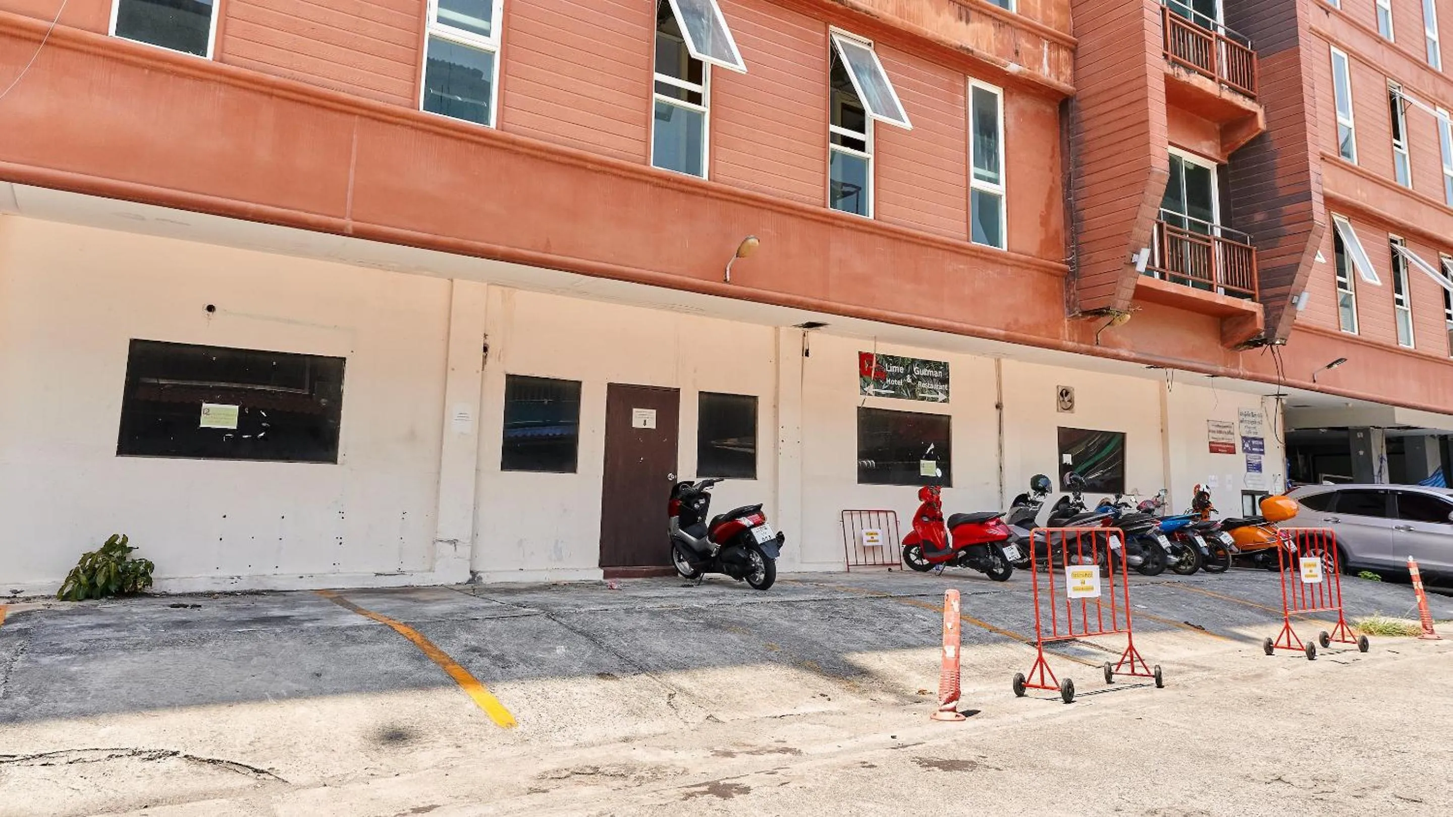 Parking in Lime Hotel