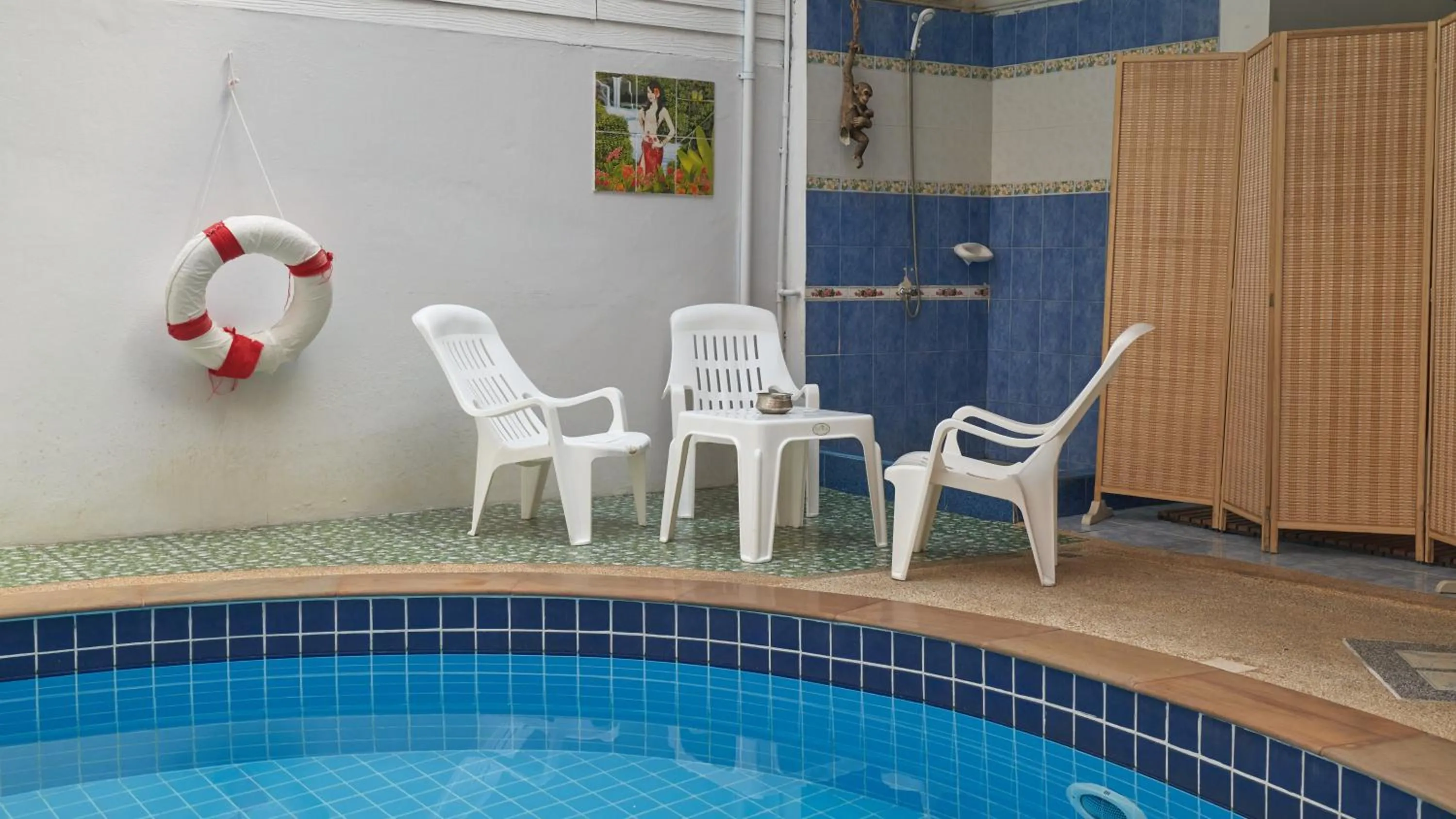 Swimming pool in Lime Hotel