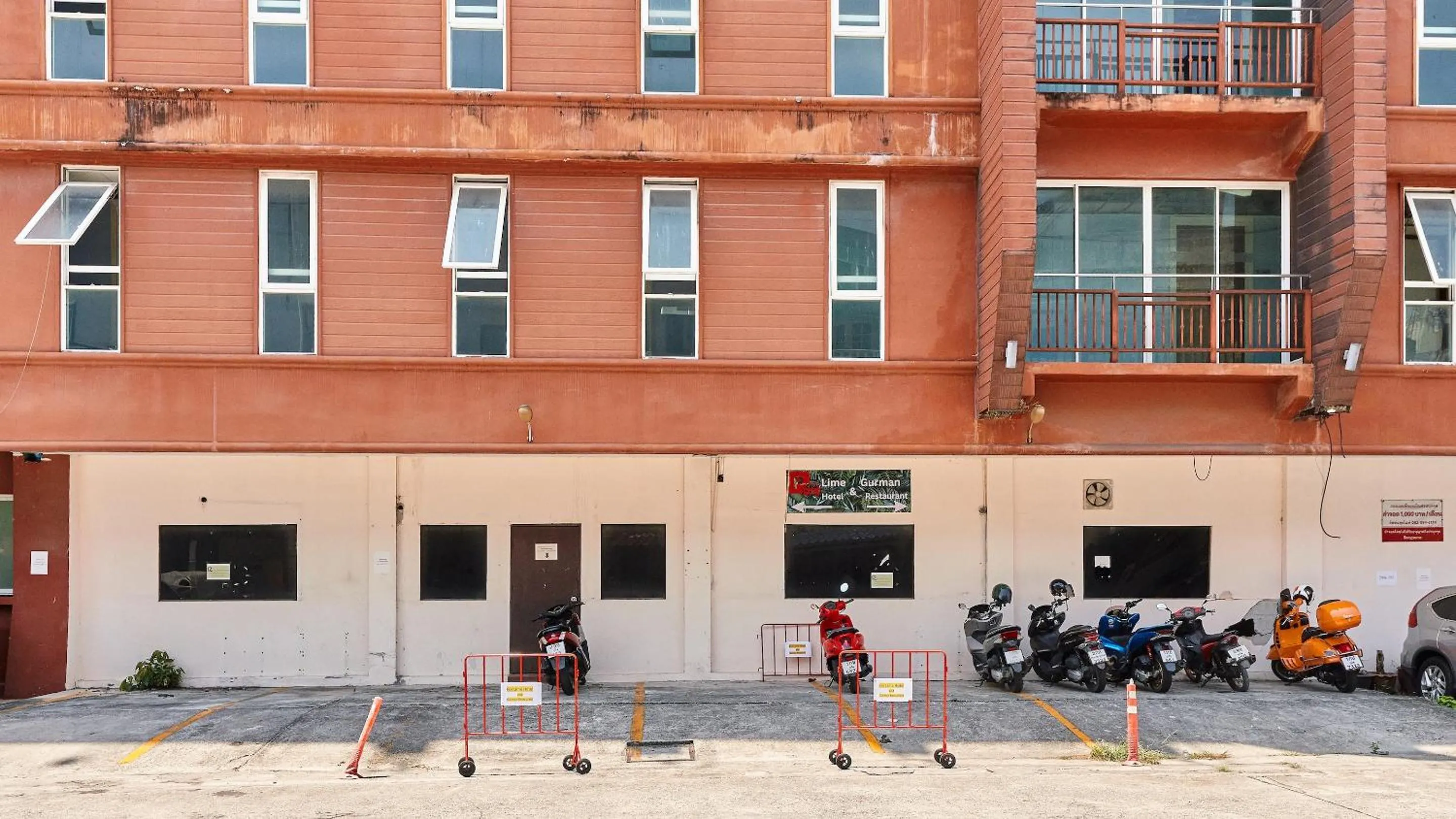 Parking in Lime Hotel