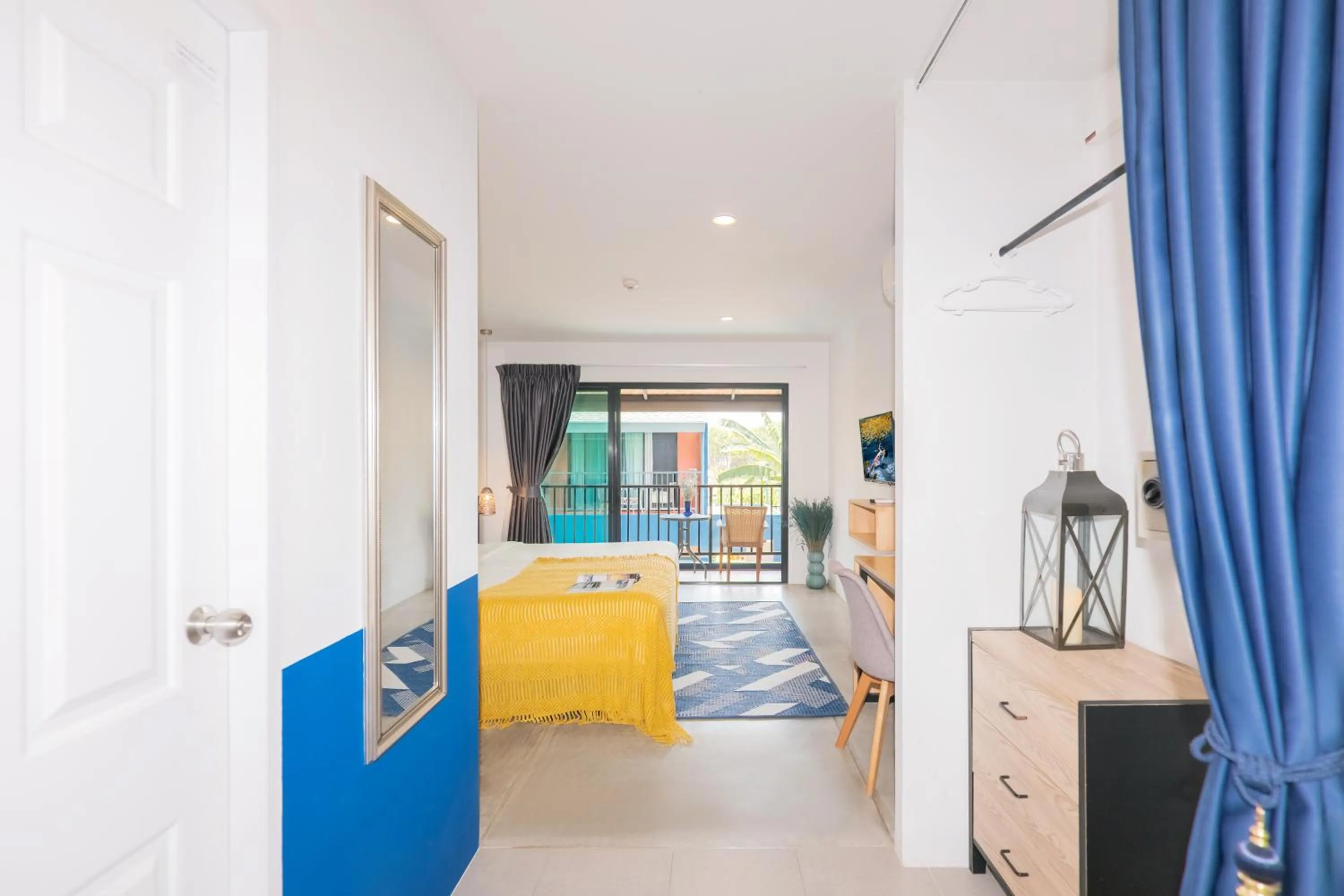 Bedroom, Bed in Kraam Silhouette Hotel and Cafe Phuket- Chalong pier Hotel