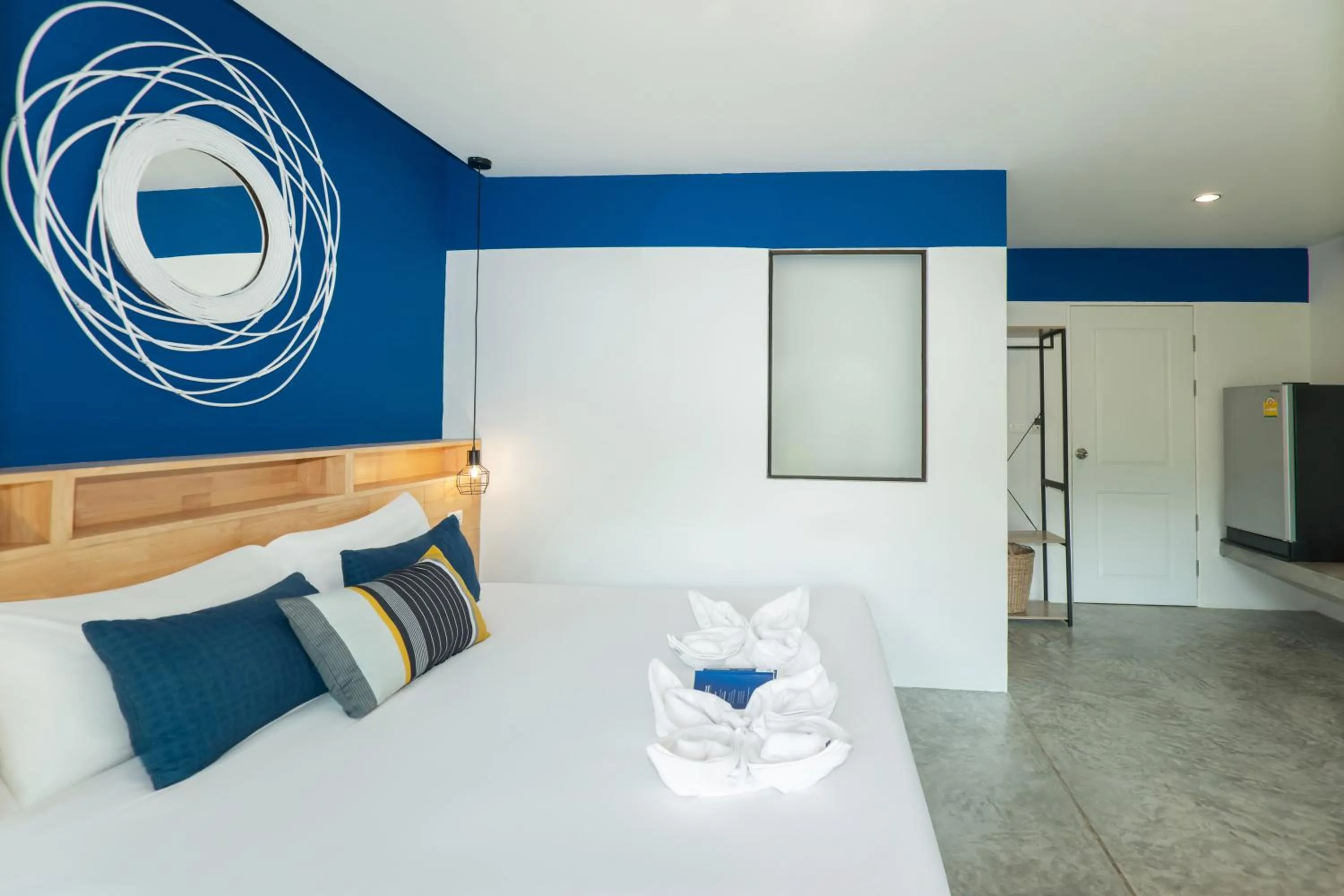 Bed in Kraam Silhouette Hotel and Cafe Phuket- Chalong pier Hotel