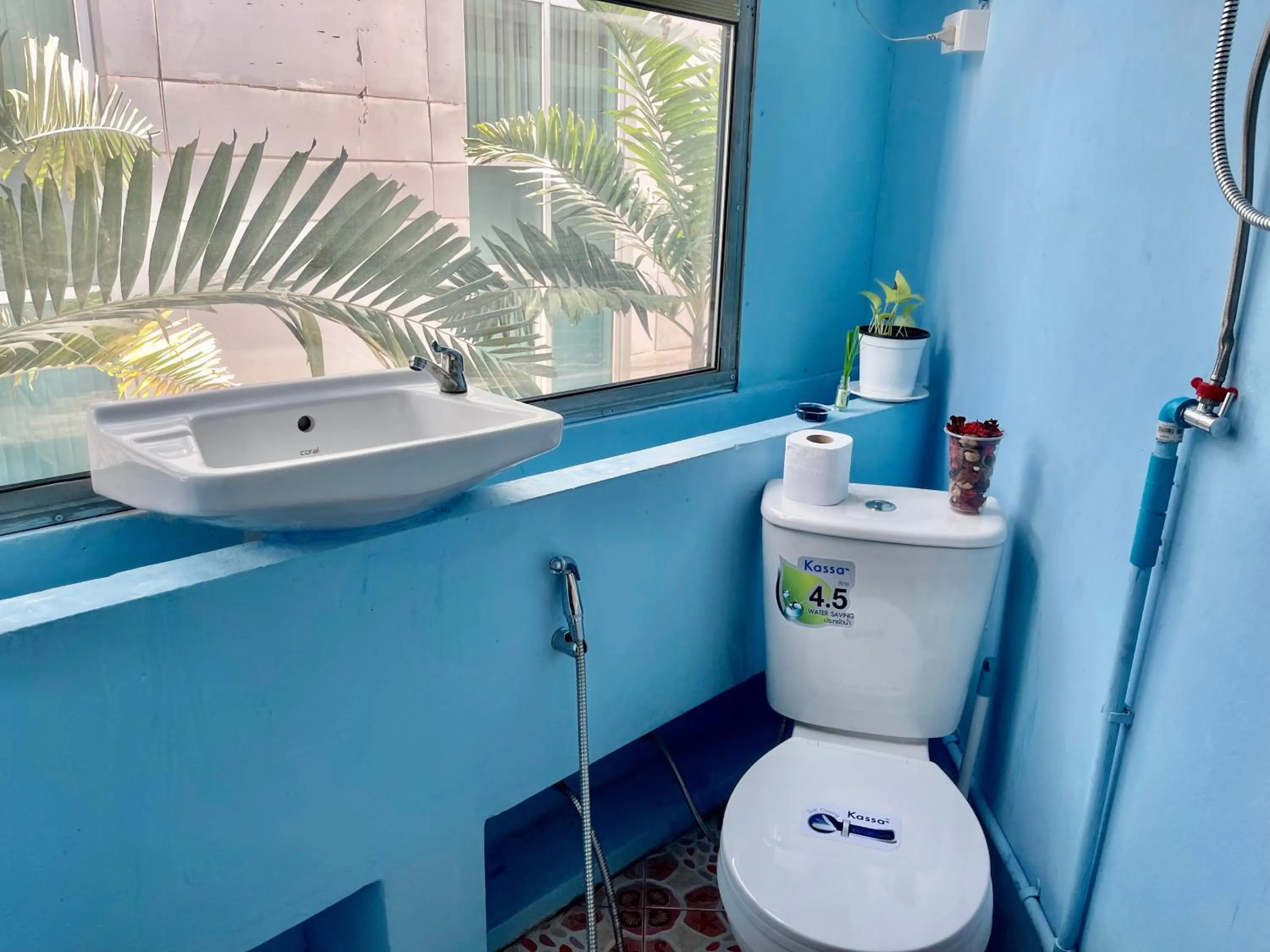 Bathroom in Doodle Lodge Bangkok