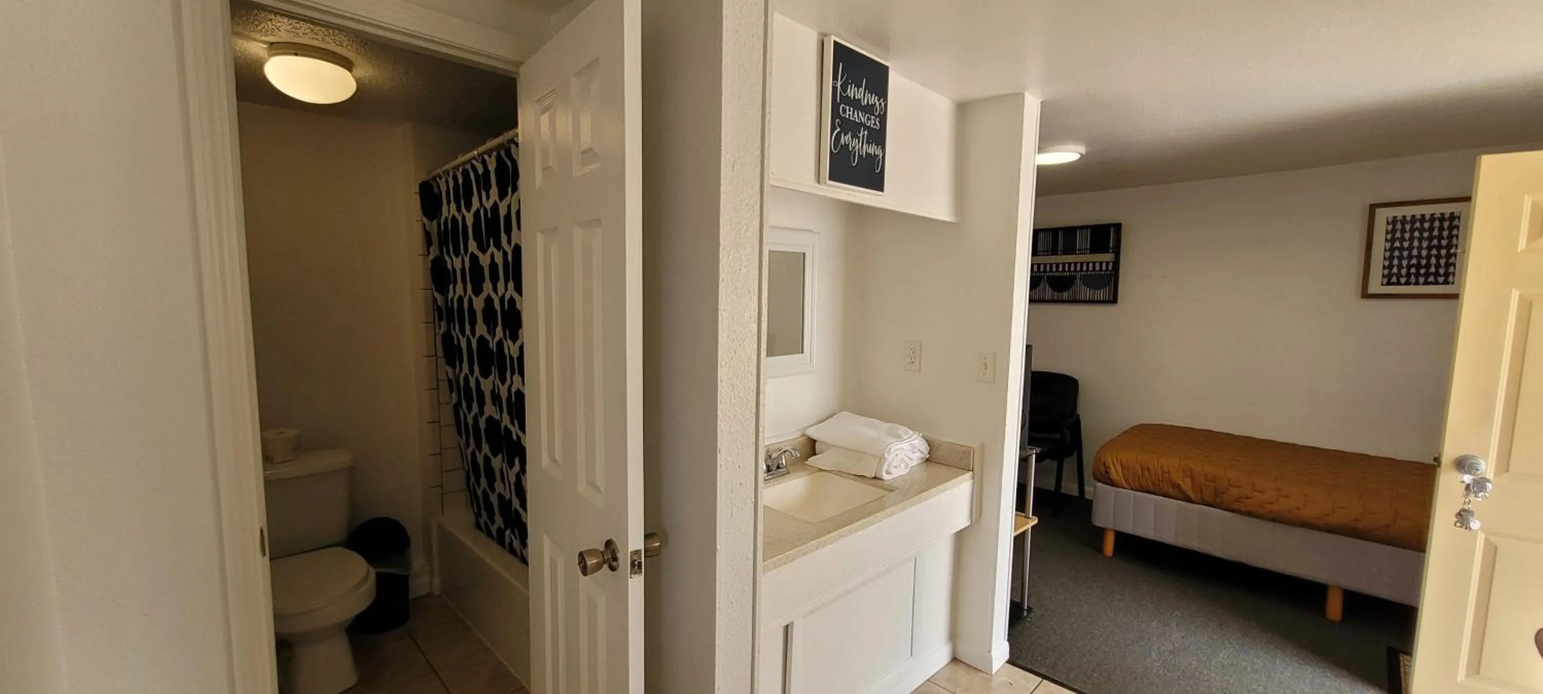 Bathroom in Stay Inn Oklahoma