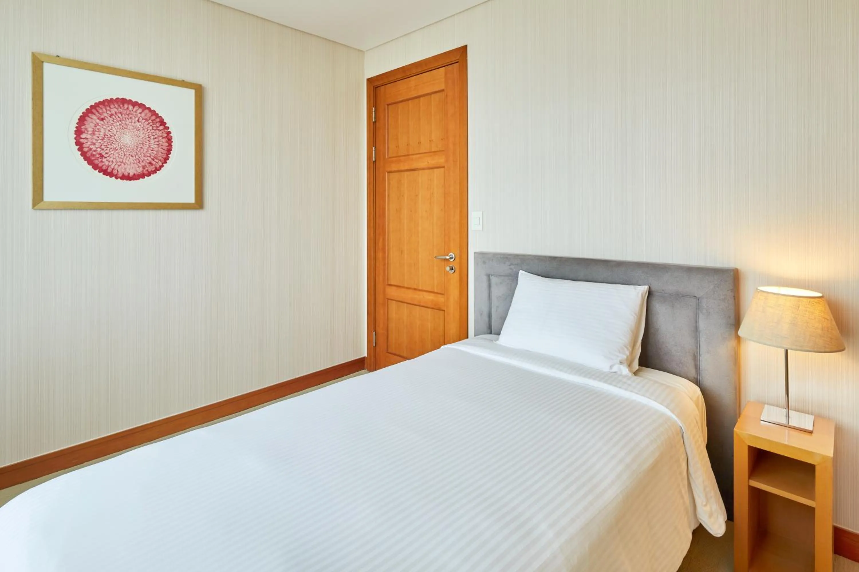 Bedroom, Bed in Somerset Palace Seoul