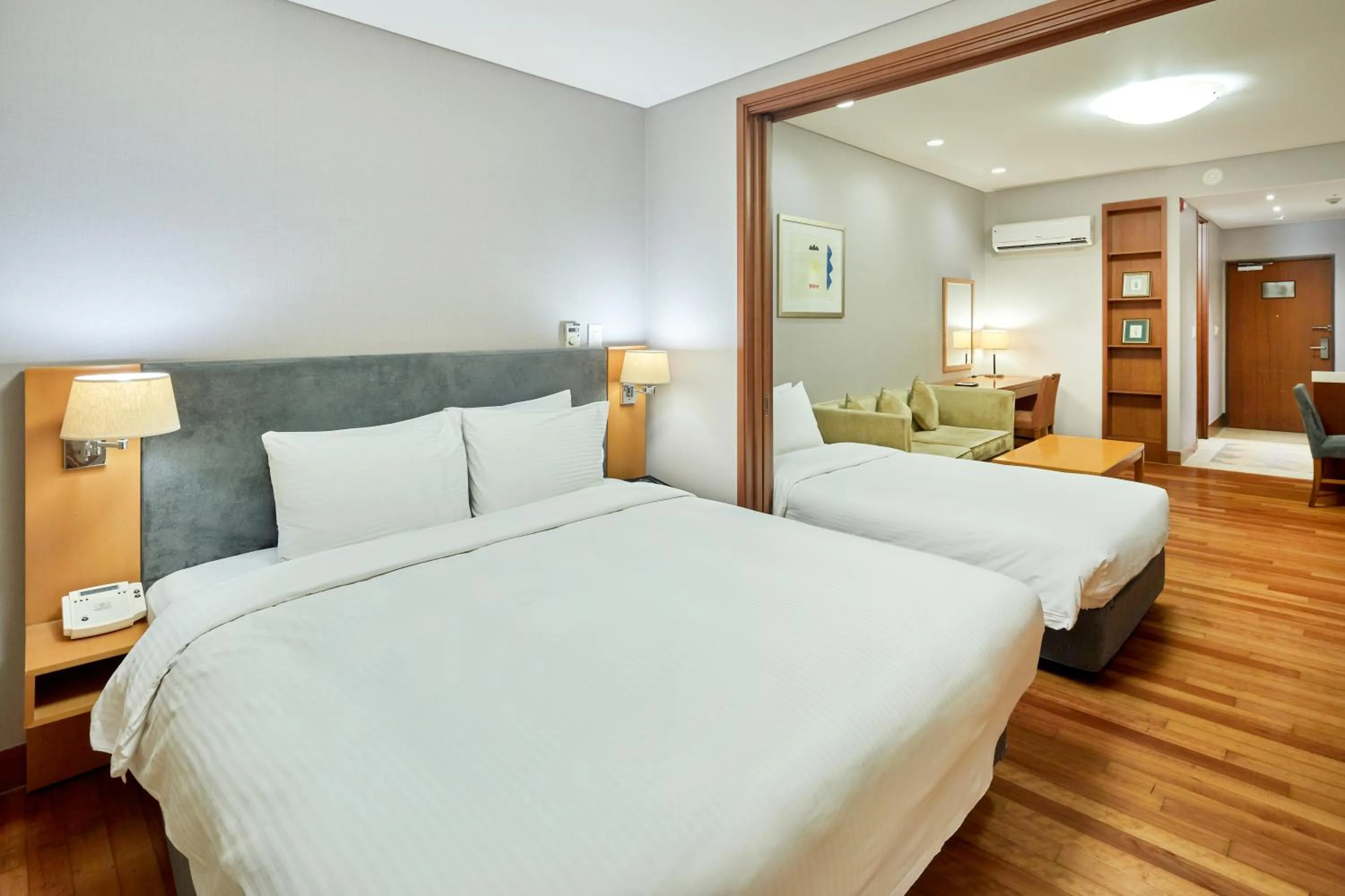 Bedroom, Bed in Somerset Palace Seoul