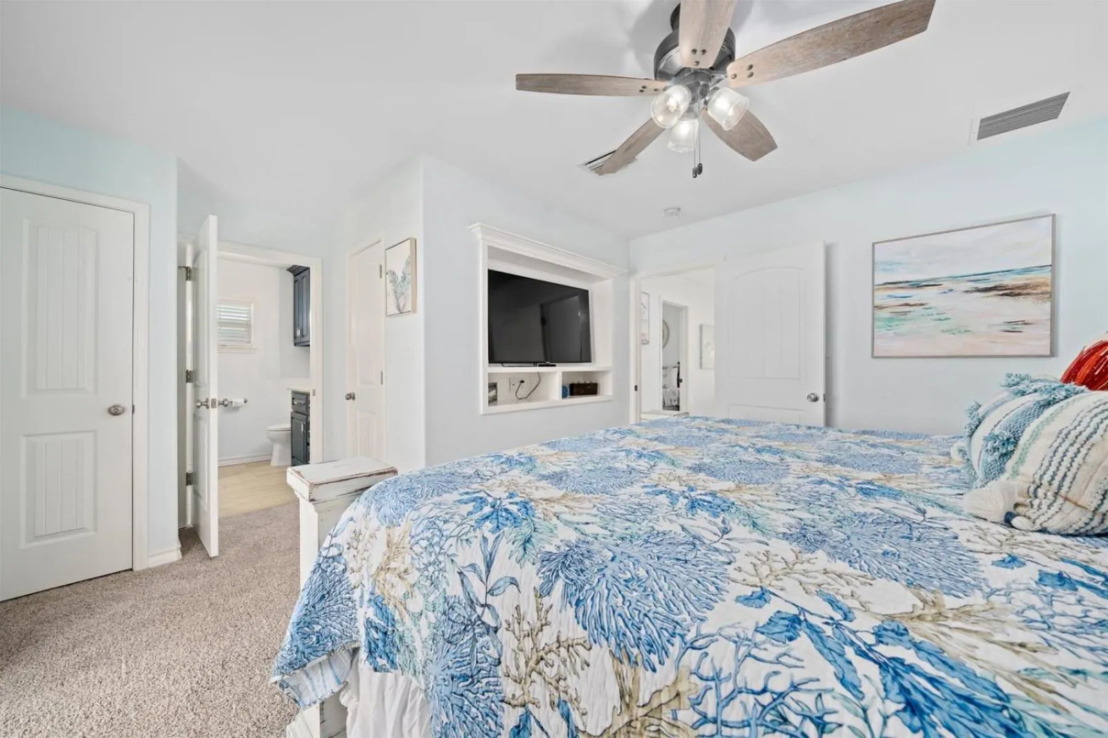 Property building, Bed in Hook, Wine & Sinker