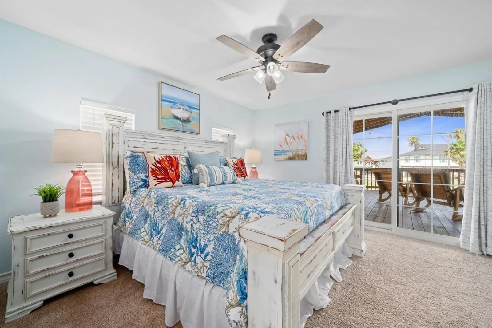 Property building, Bed in Hook, Wine & Sinker