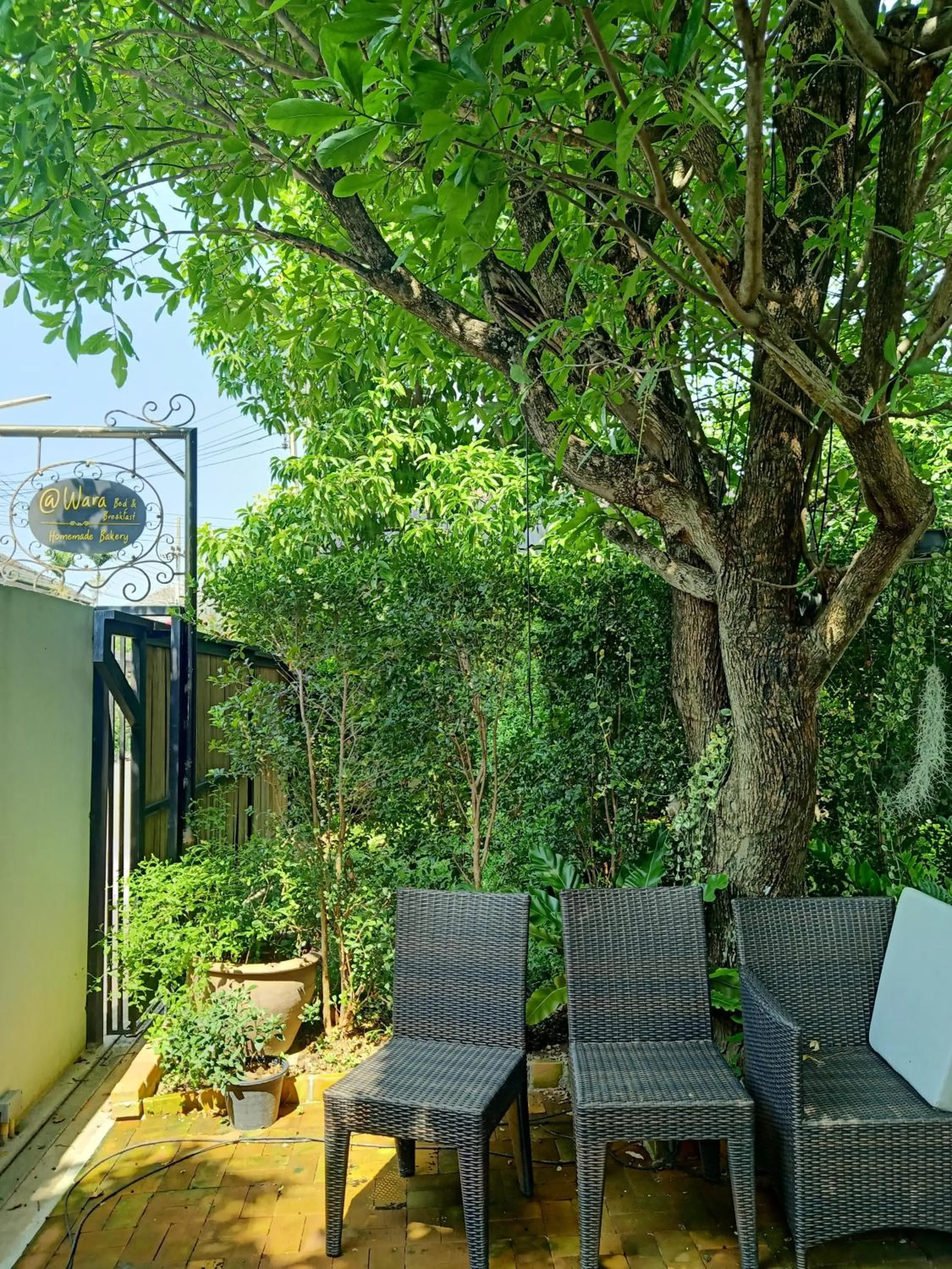 Garden in At Wara Bed And Breakfast