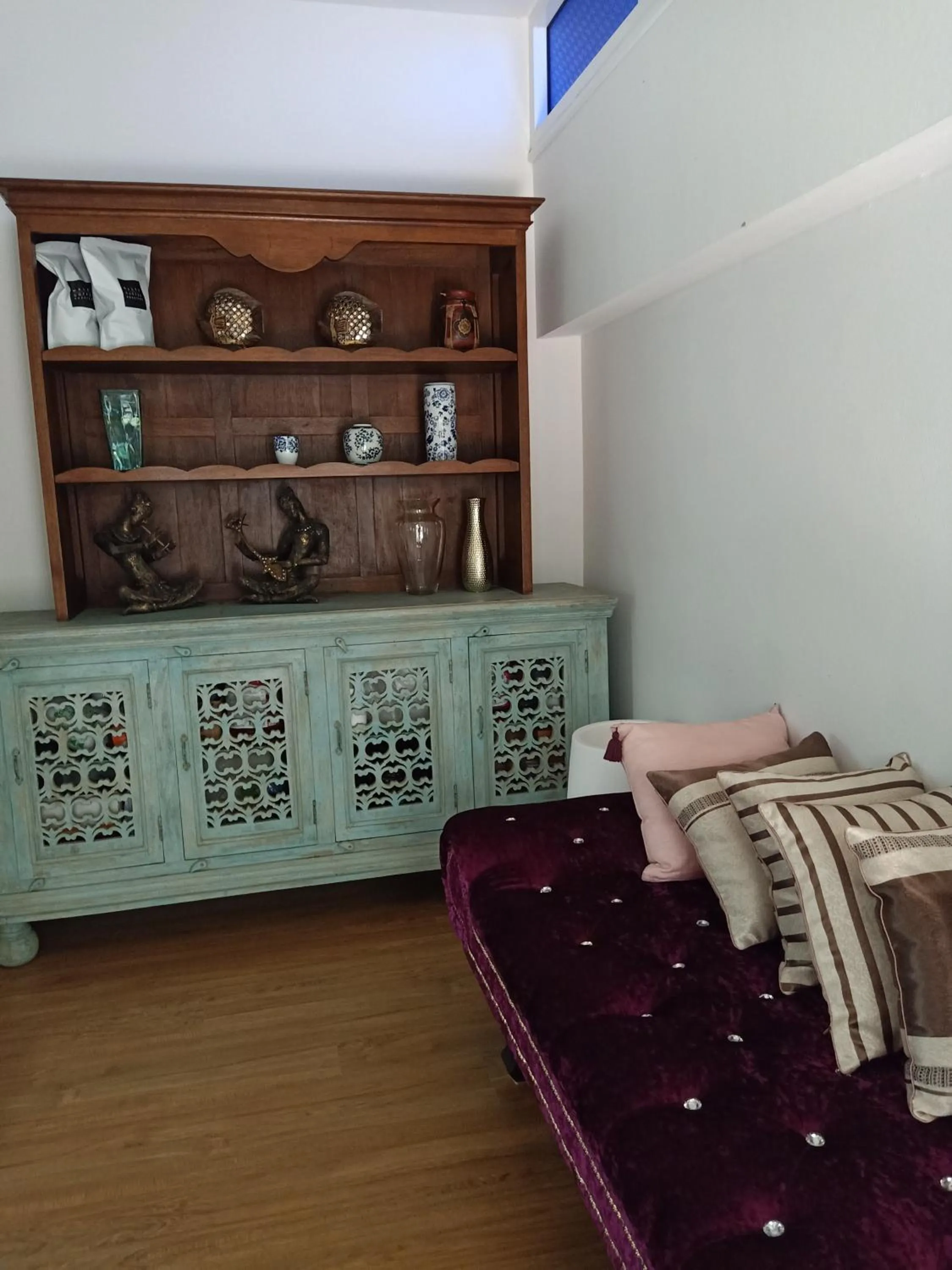 Lobby or reception in At Wara Bed And Breakfast