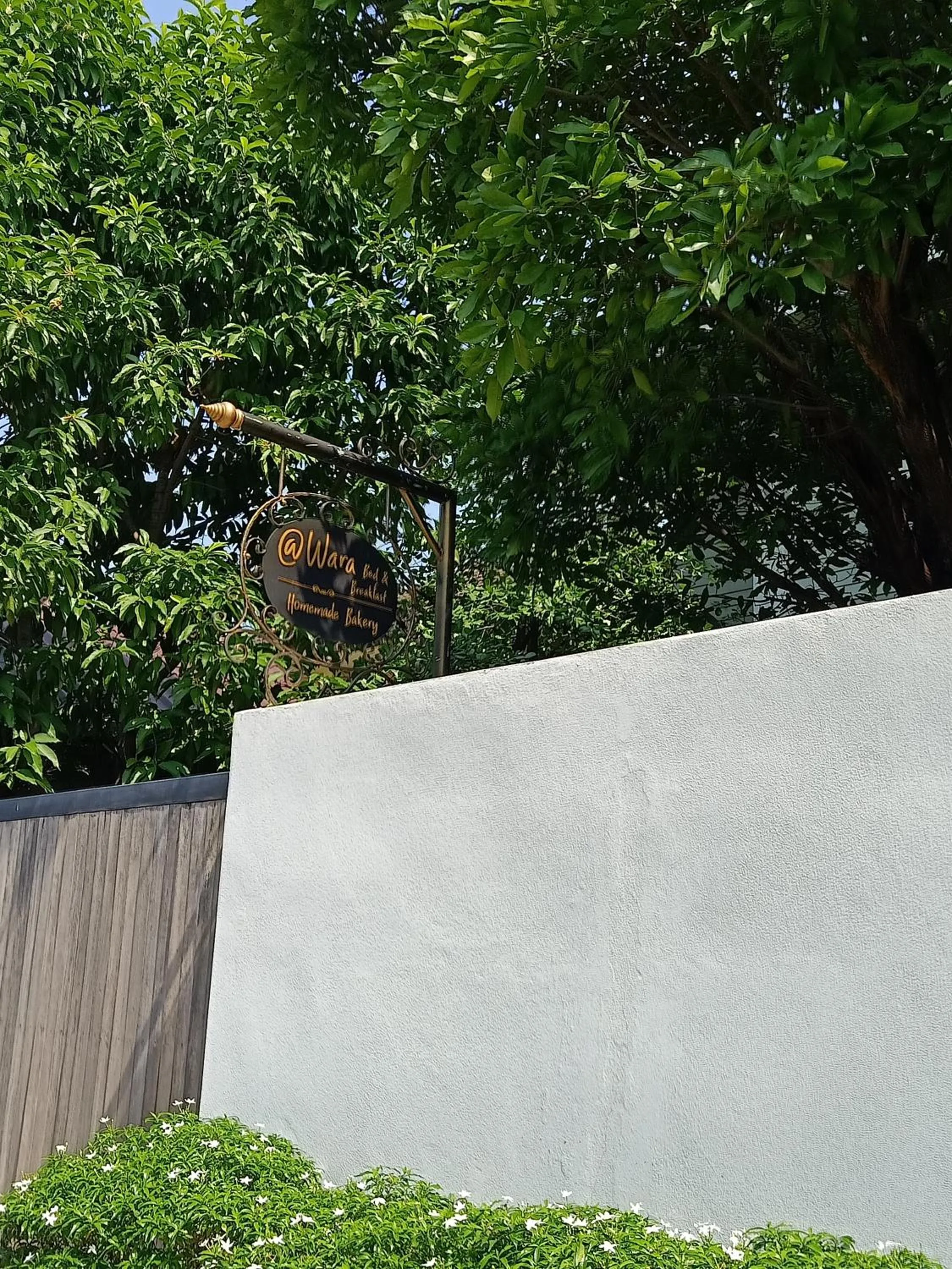 Garden in At Wara Bed And Breakfast