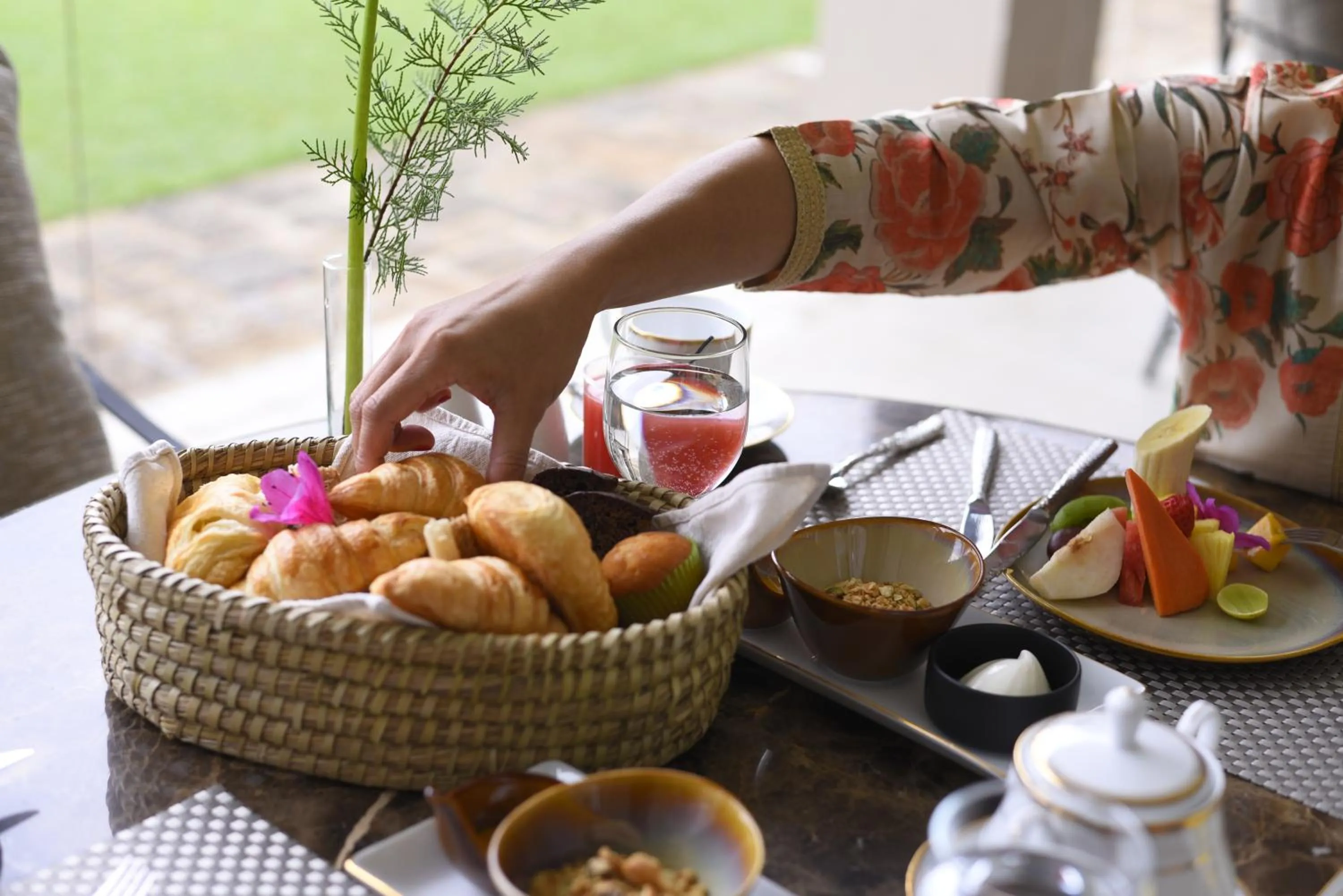 Food and drinks in The Bellwood Manor