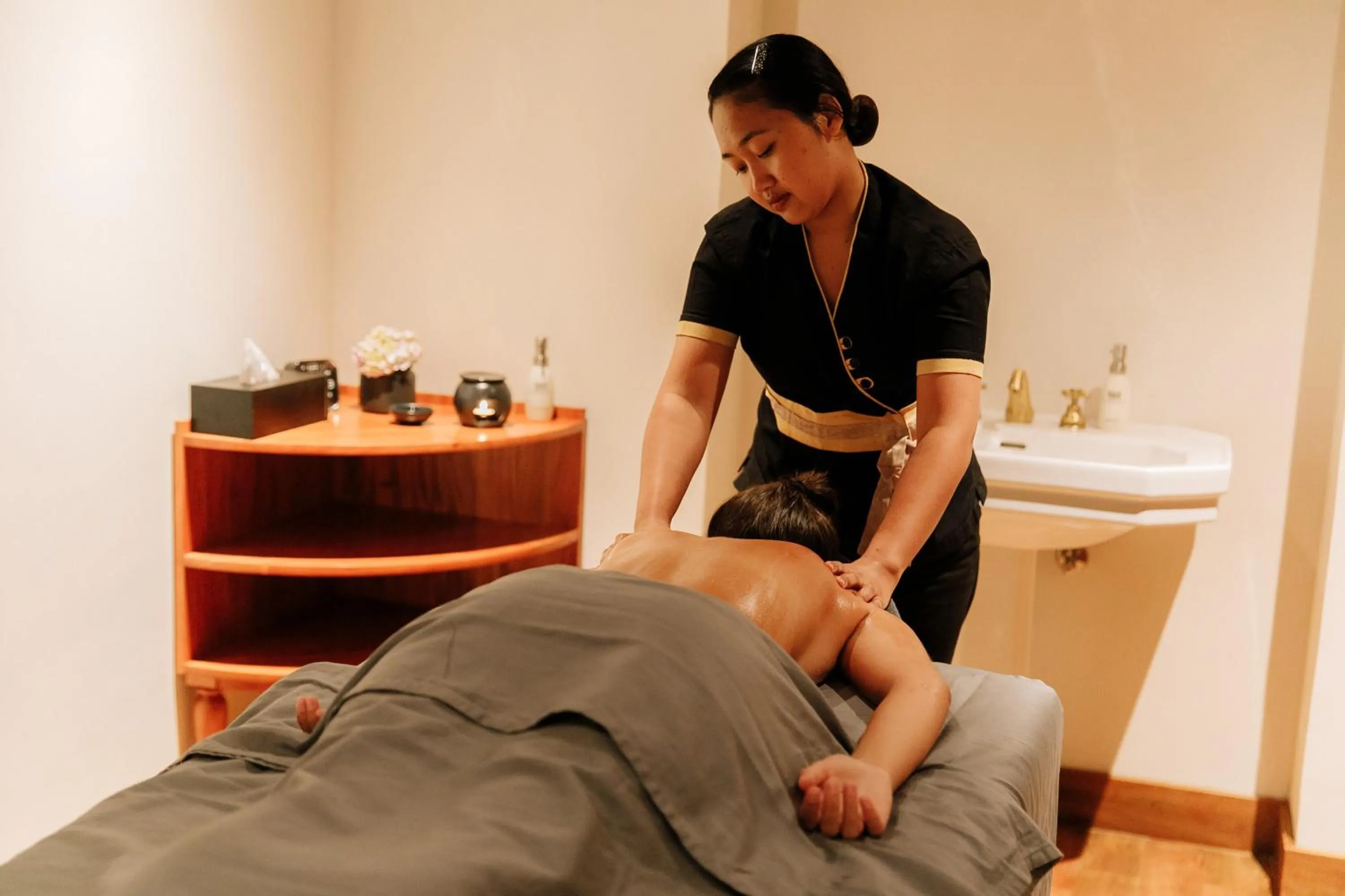 People in The Bellwood Manor