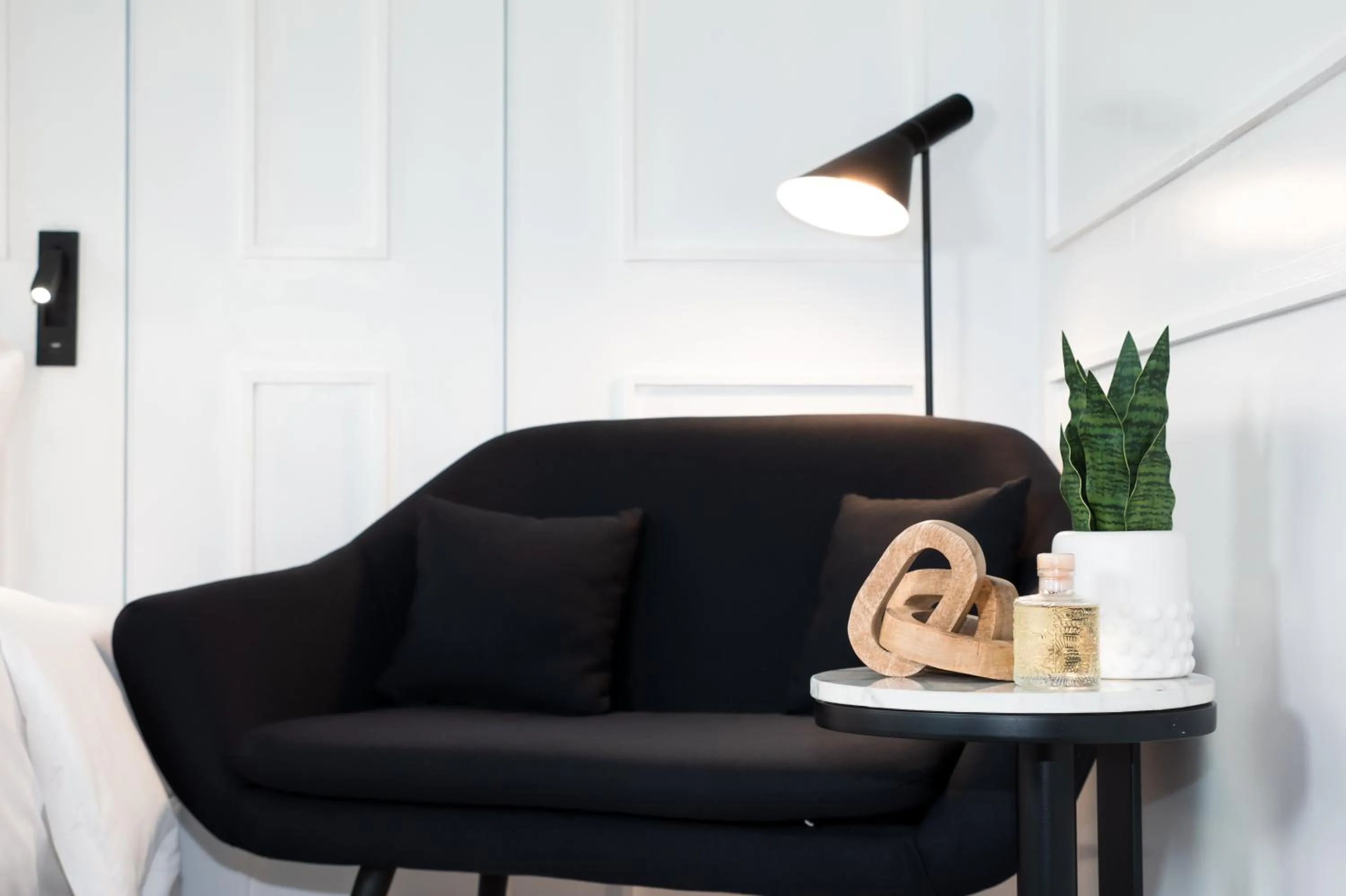 Seating area in Hotel Tano Guam