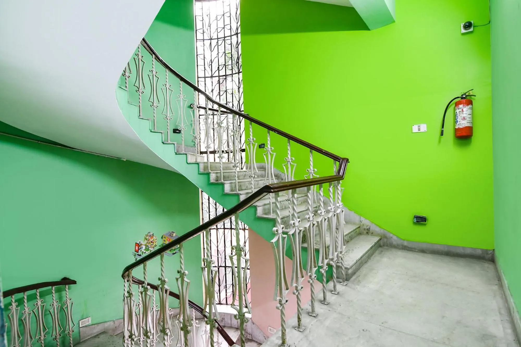 Lobby or reception in FabExpress Karunamoyee Regency