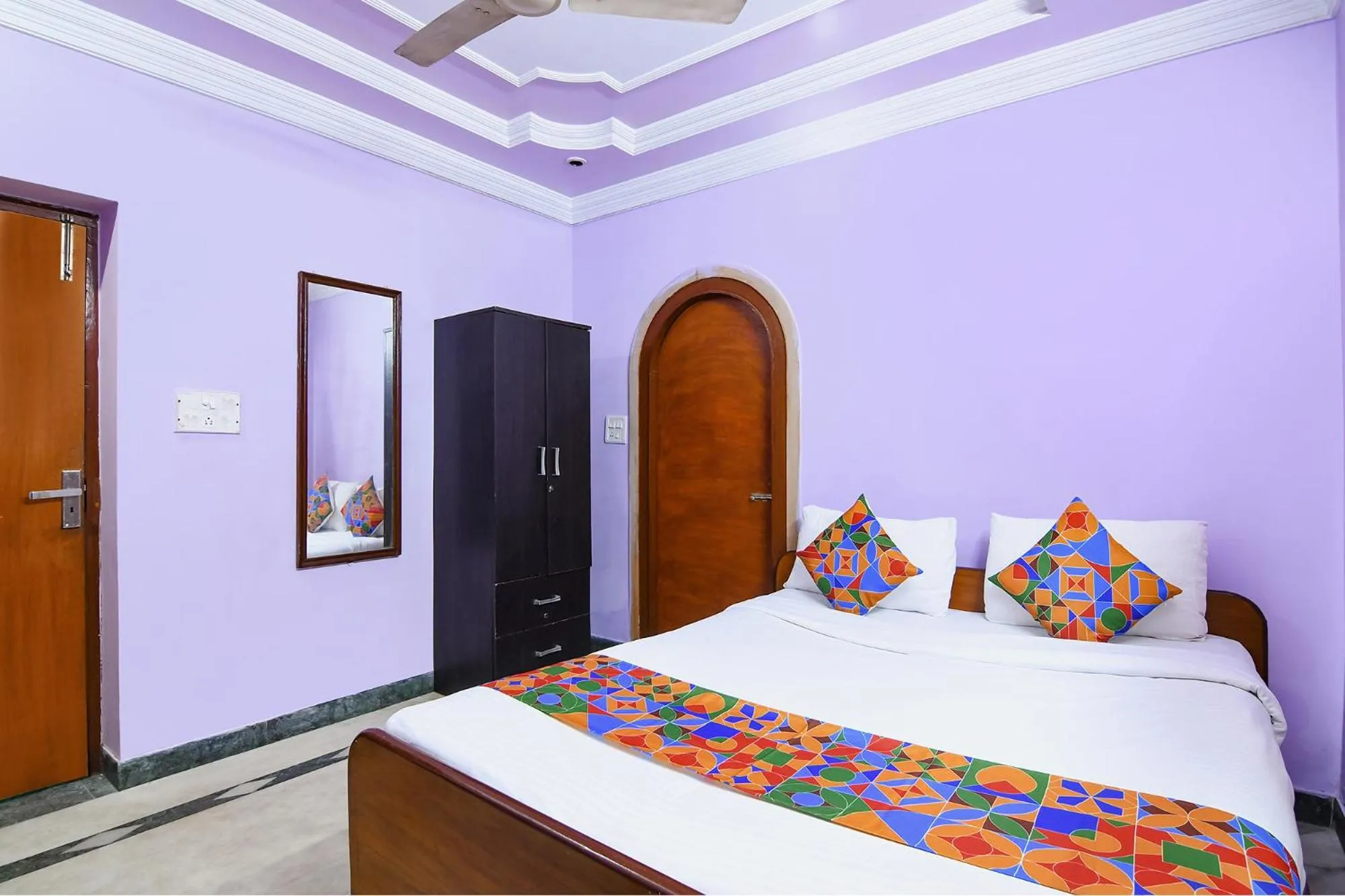 Photo of the whole room in FabExpress Karunamoyee Regency