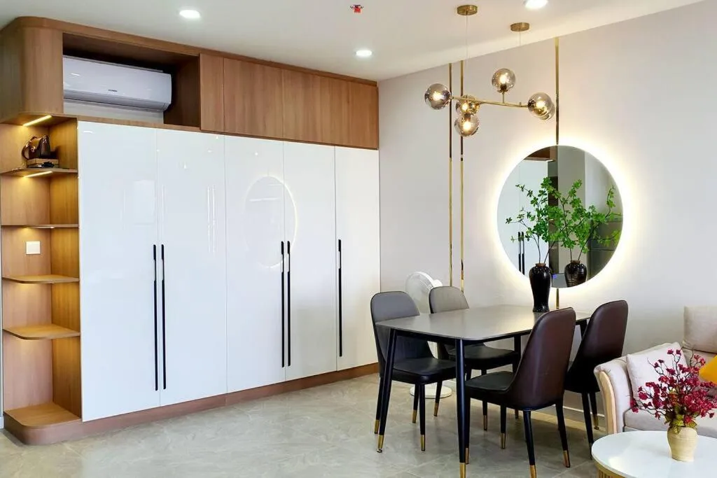 Lucky CH 1403 The Light