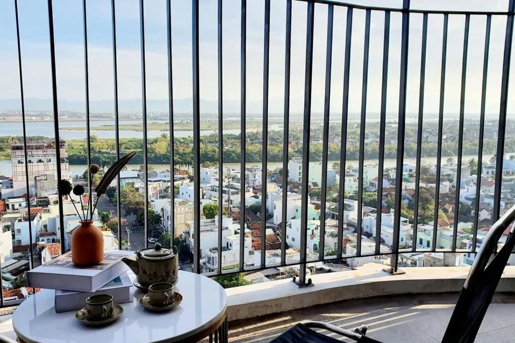 Lucky CH 1403 The Light