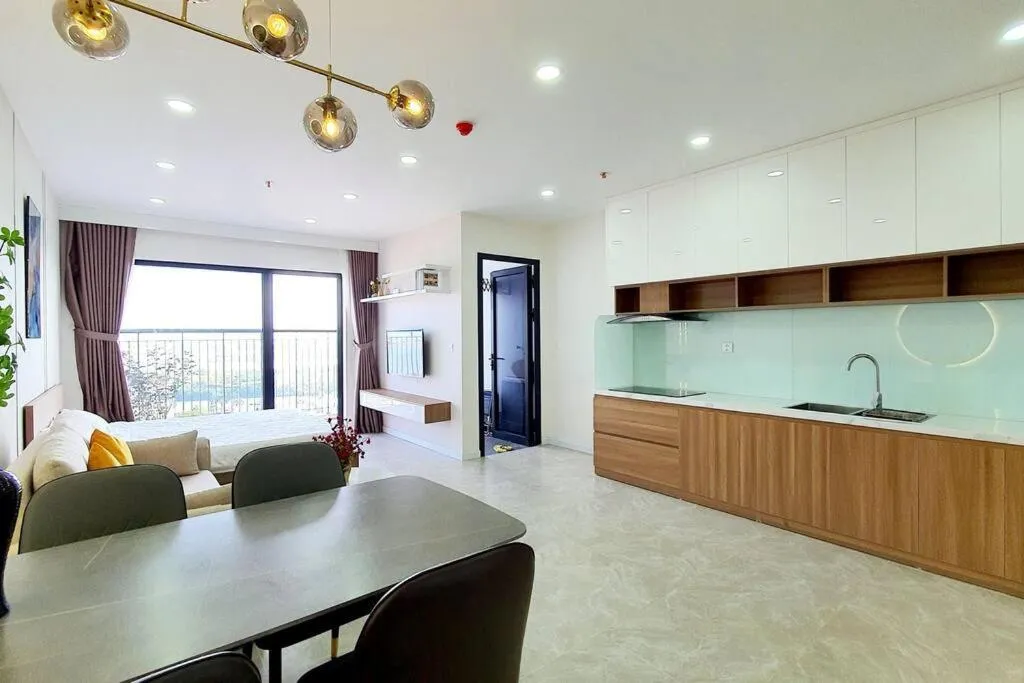 Lucky CH 1403 The Light